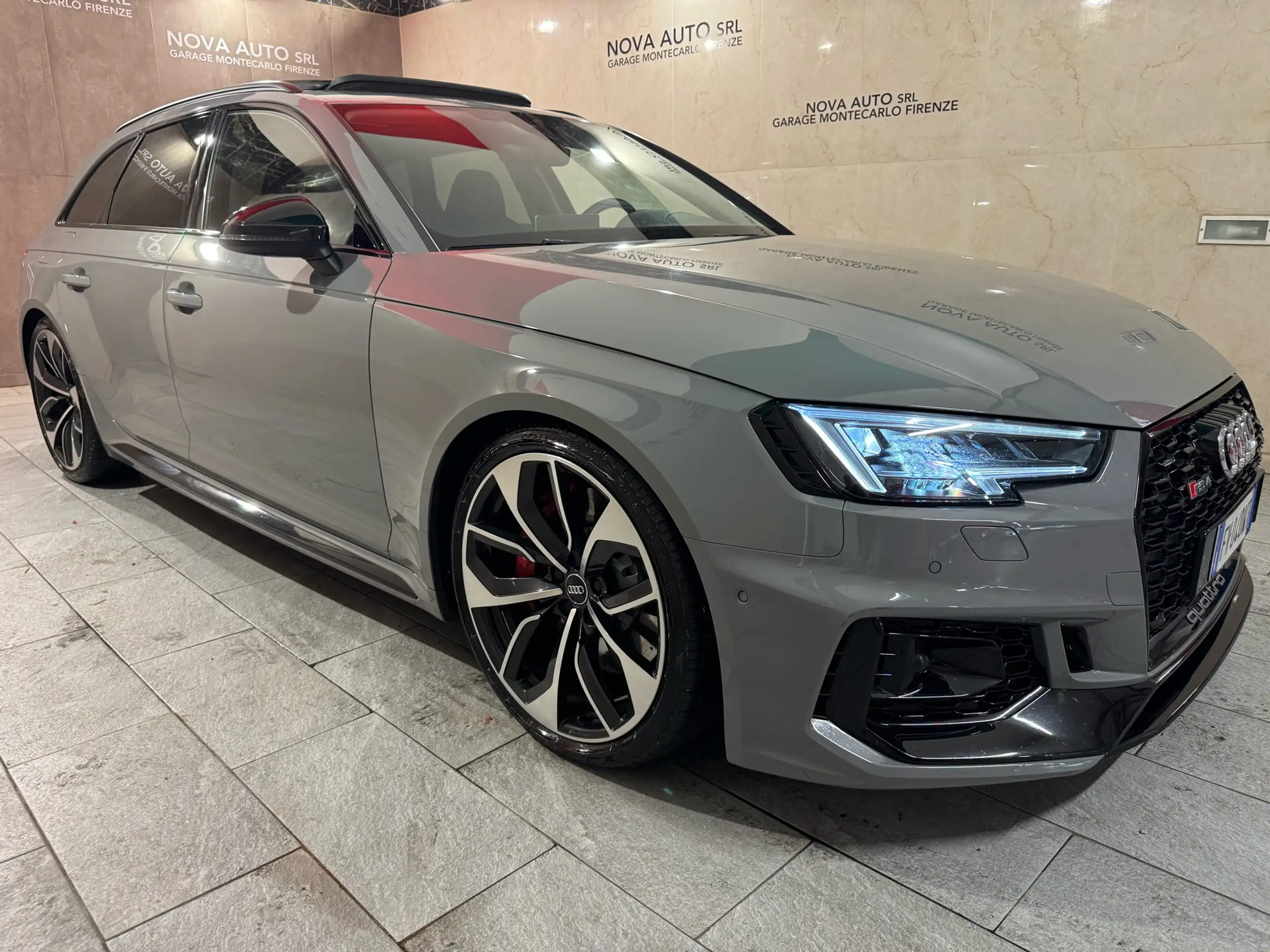 Audi - RS4