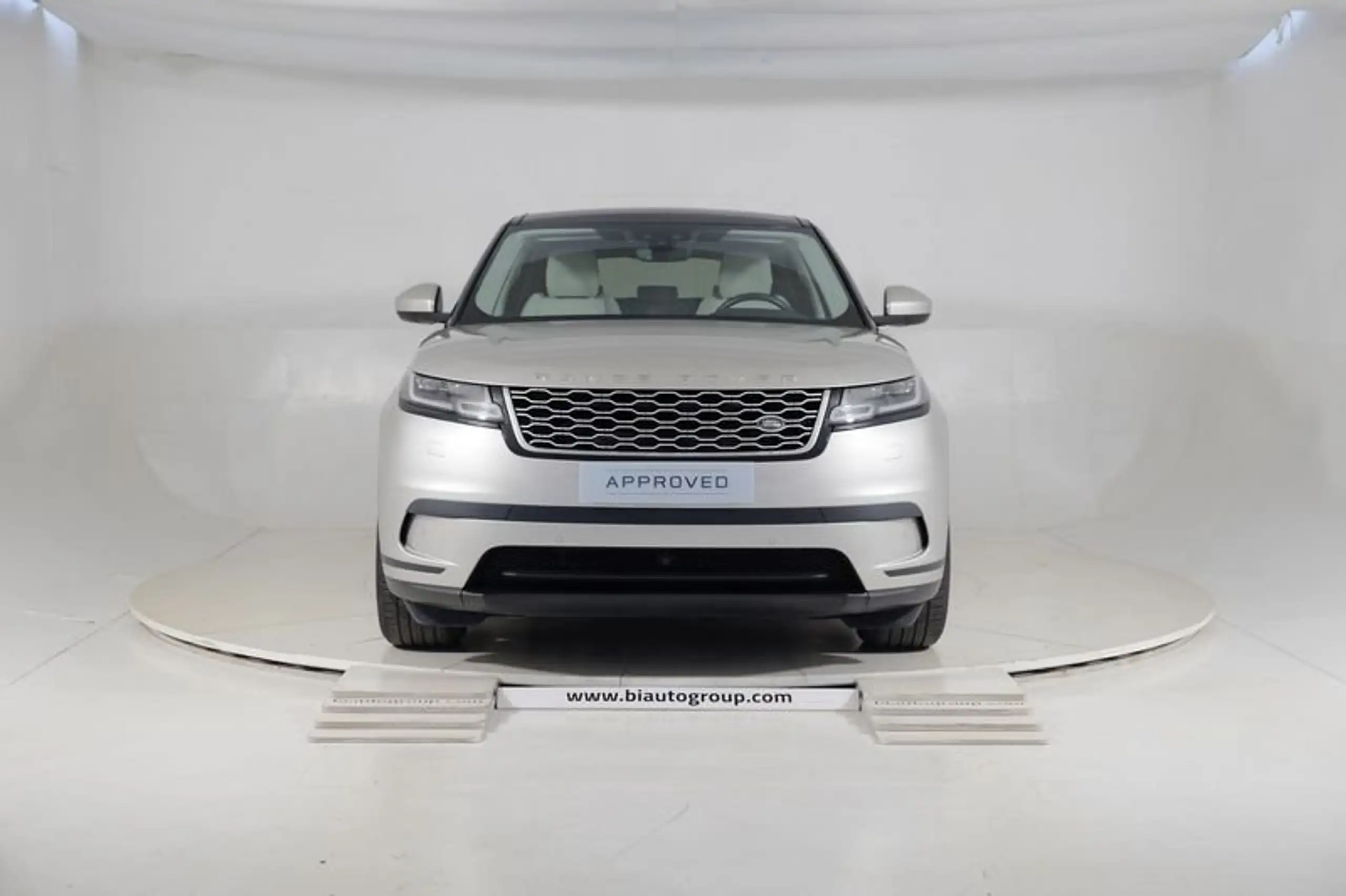 Land Rover - Range Rover Velar