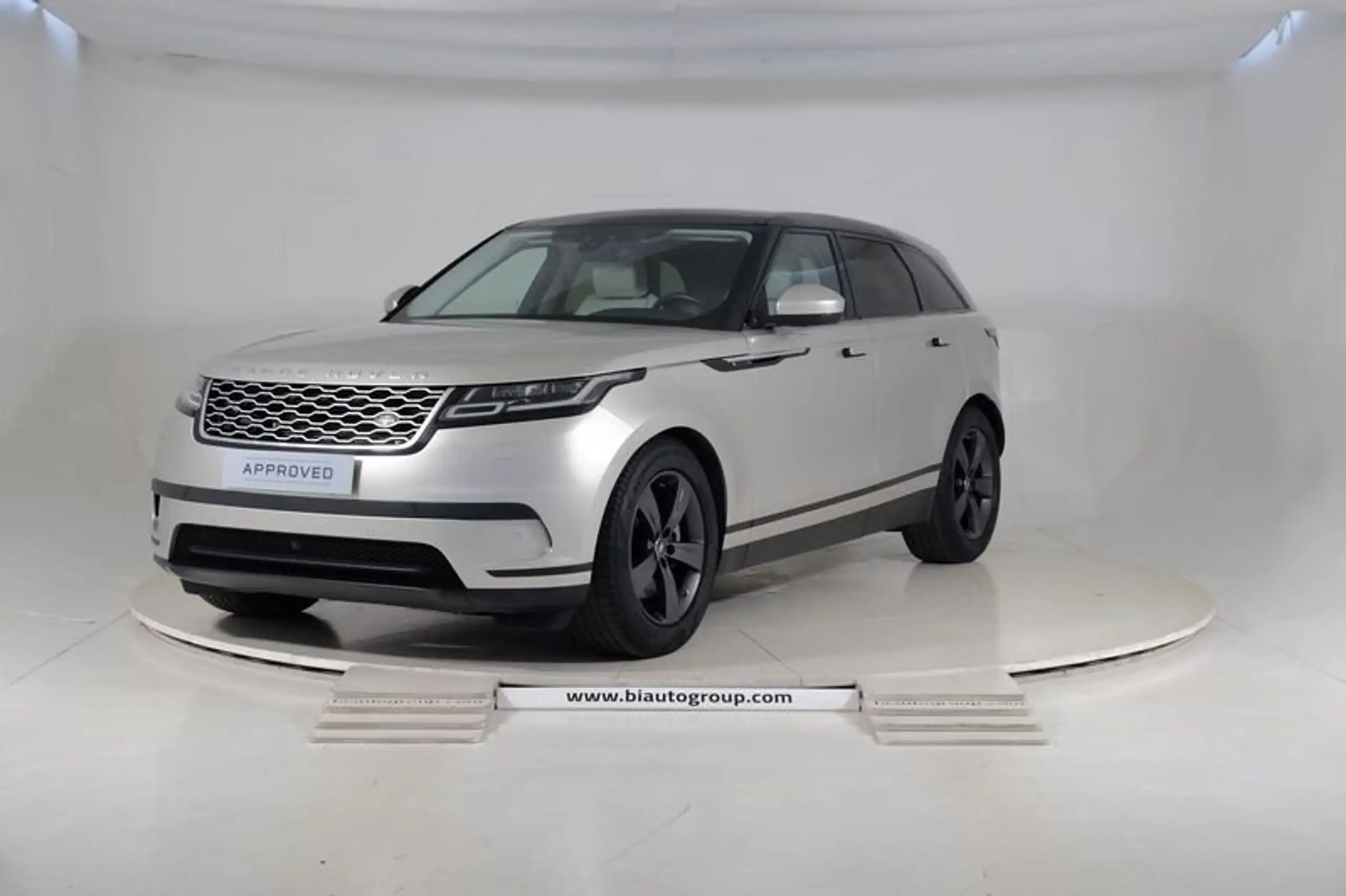 Land Rover - Range Rover Velar