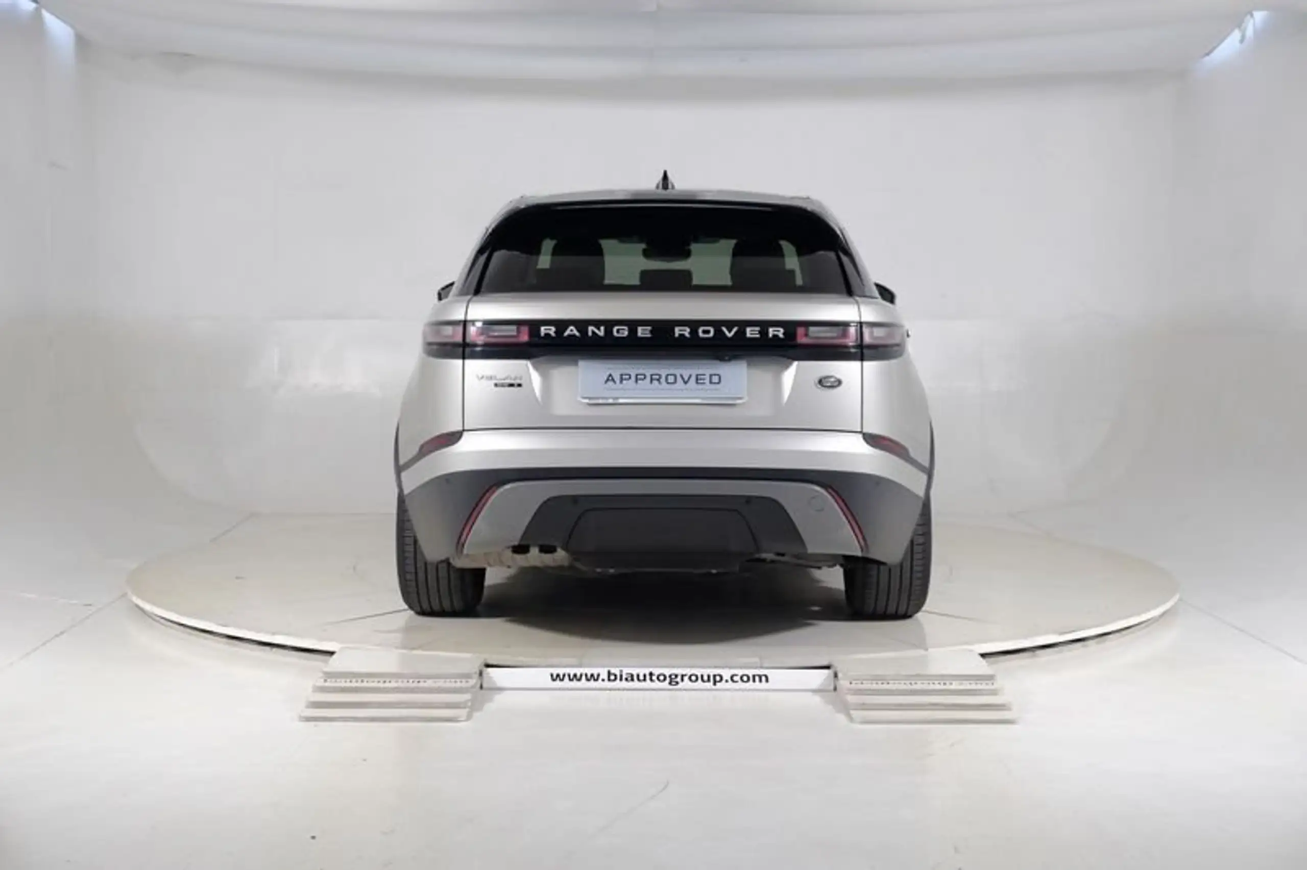 Land Rover - Range Rover Velar