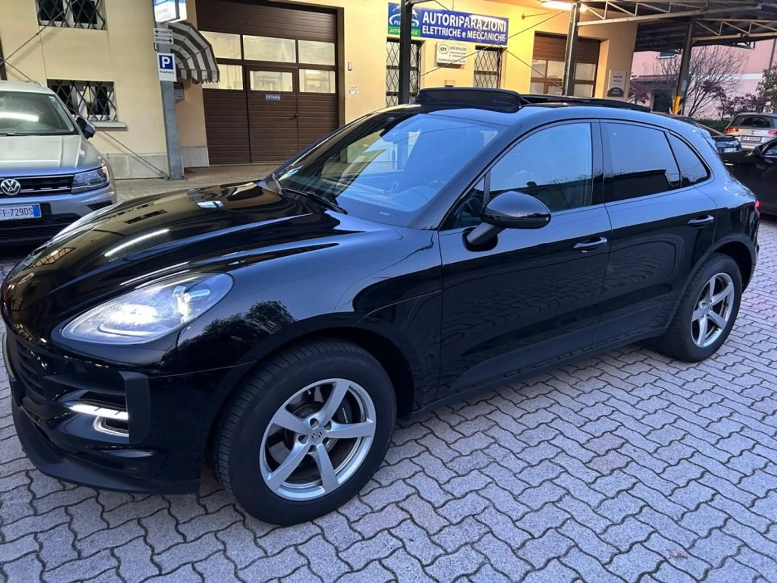 Porsche - Macan