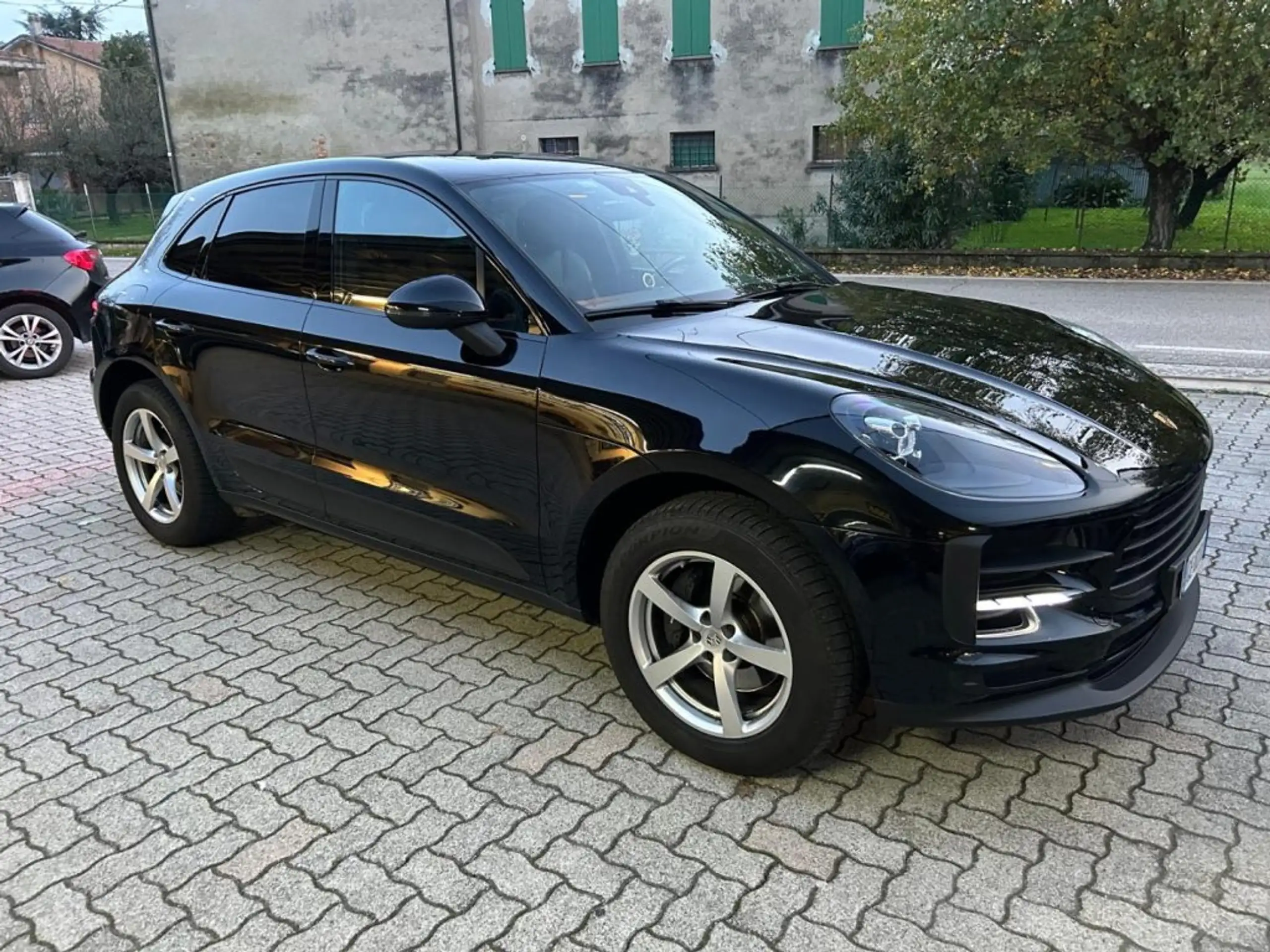 Porsche - Macan