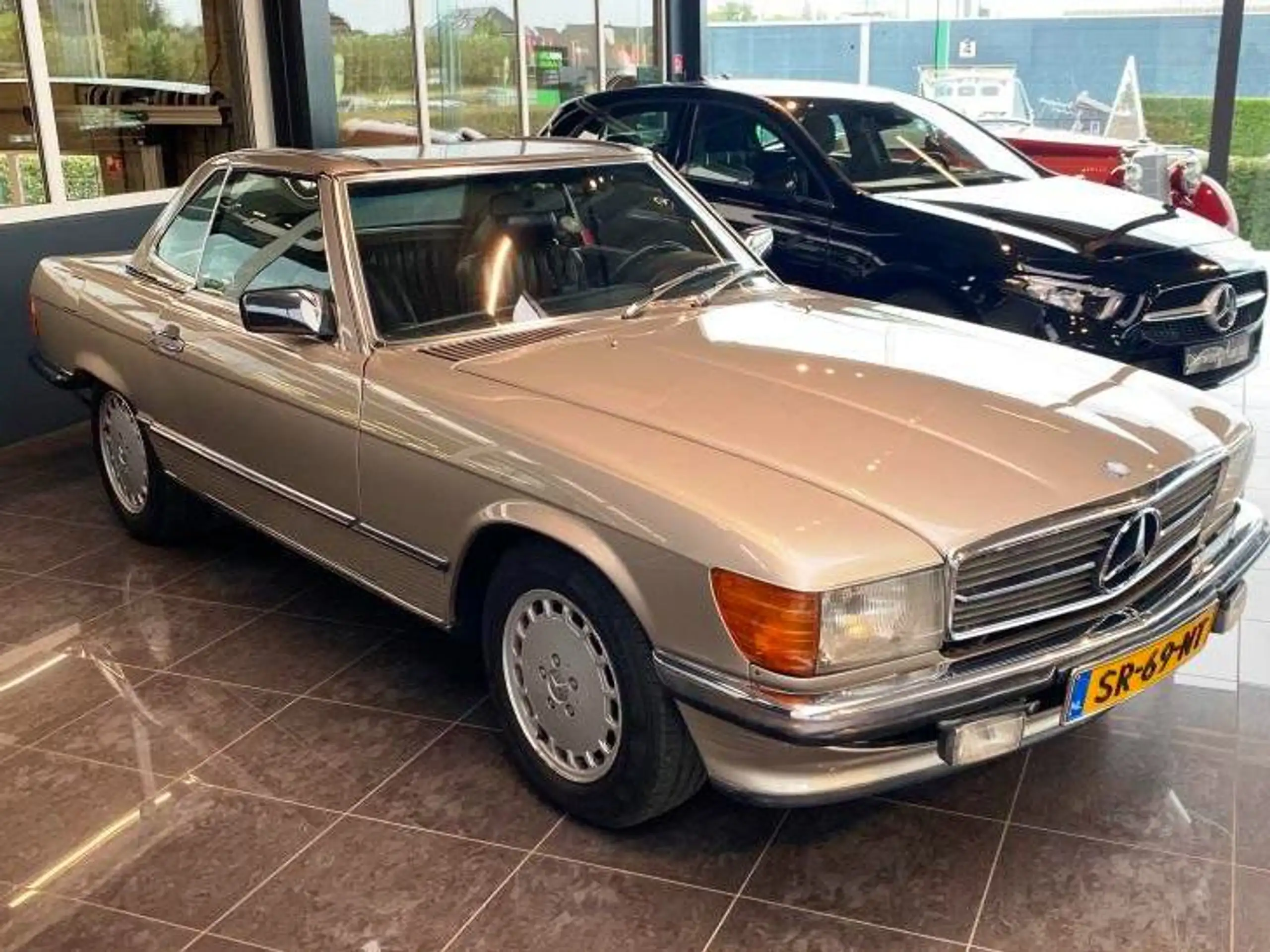 Mercedes-Benz - 420