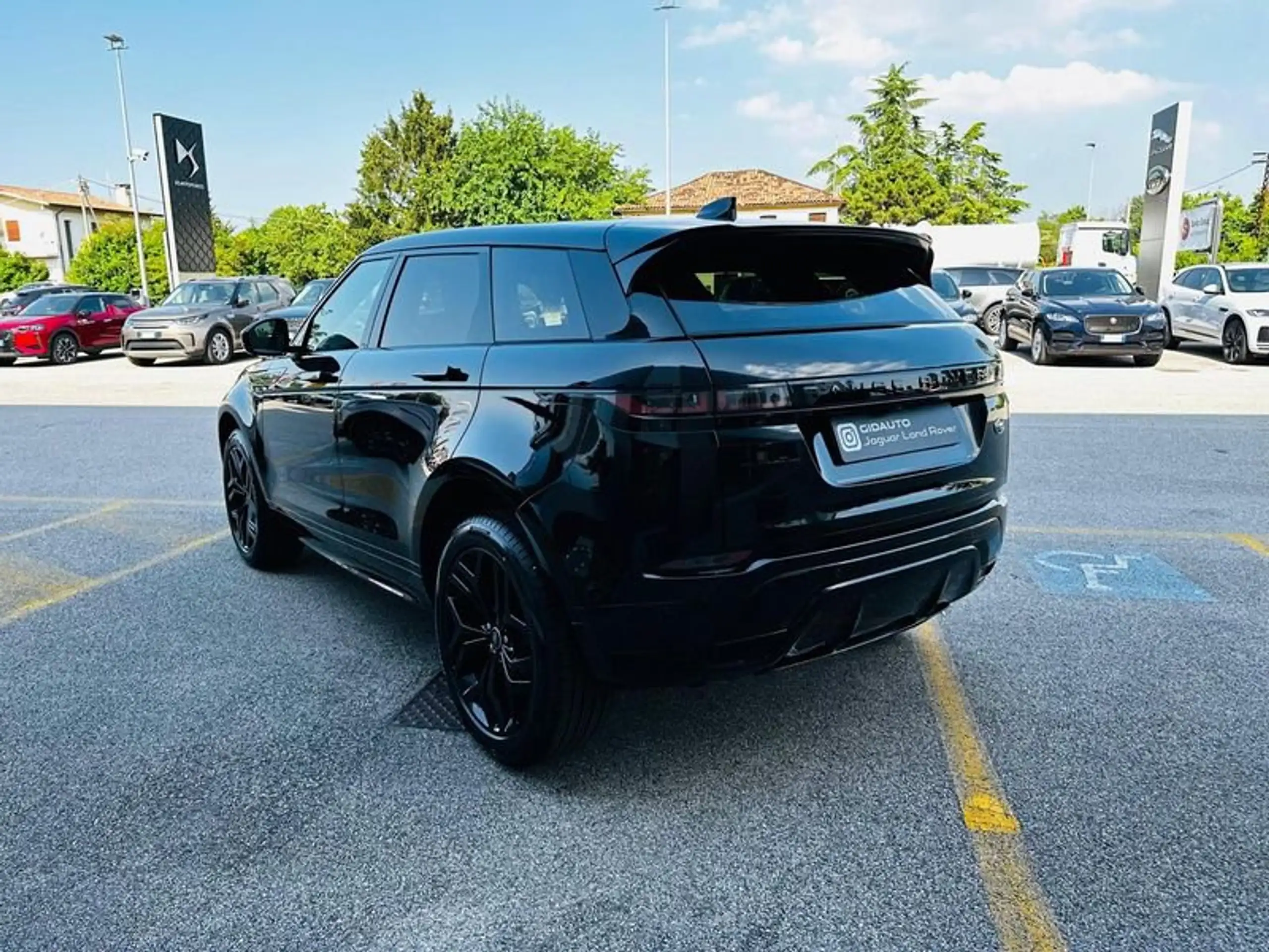 Land Rover - Range Rover Evoque