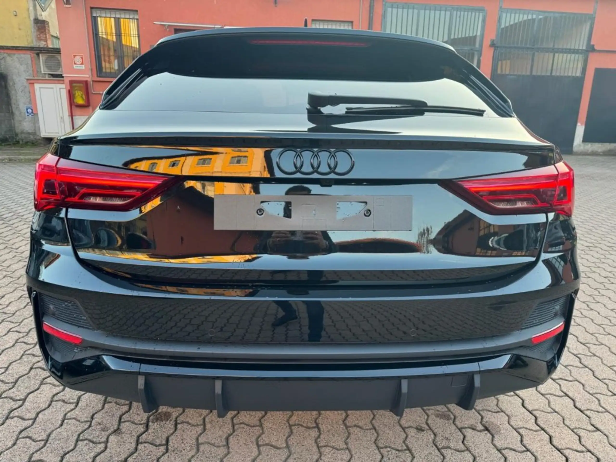 Audi - Q3