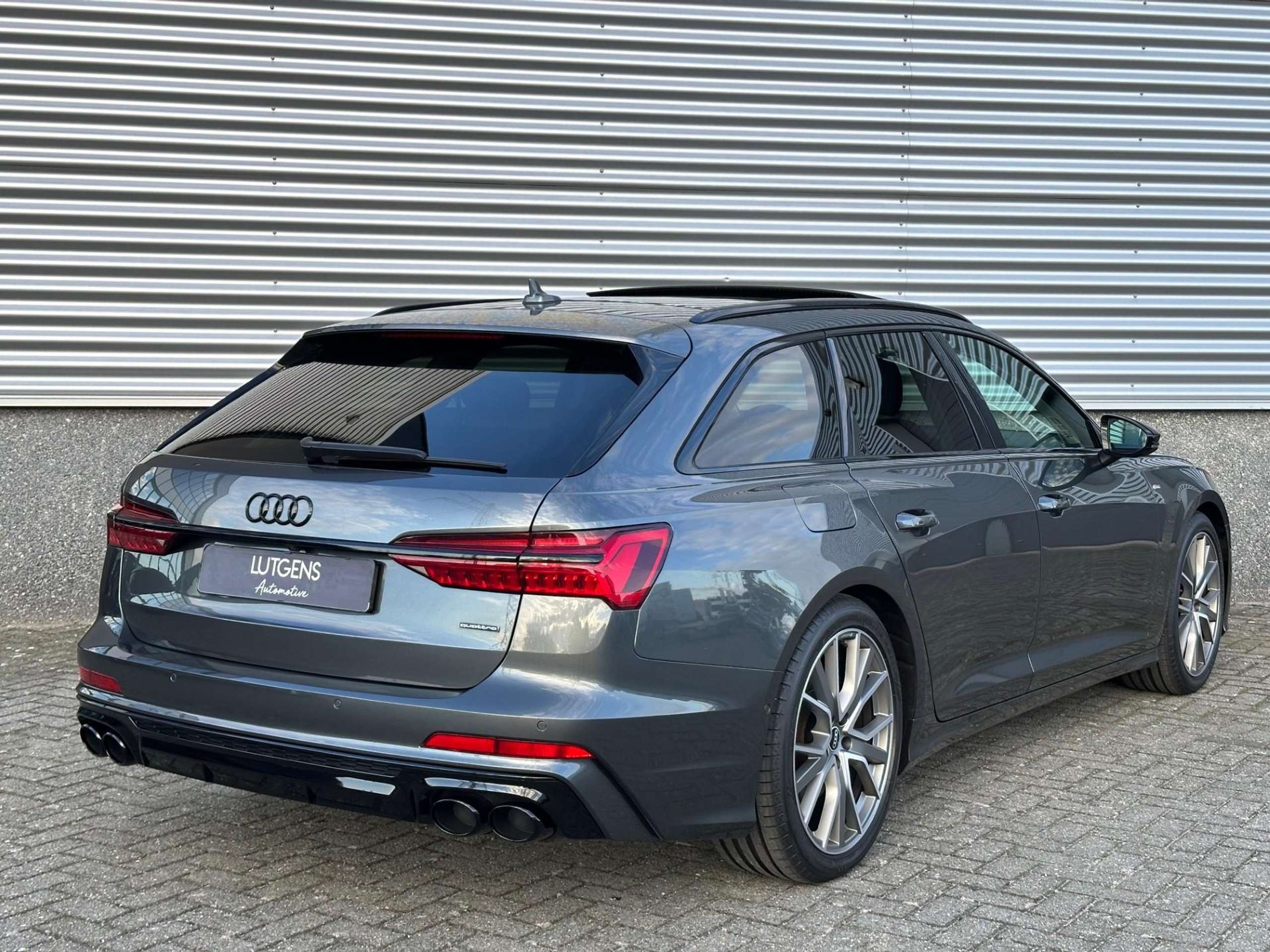 Audi - A6