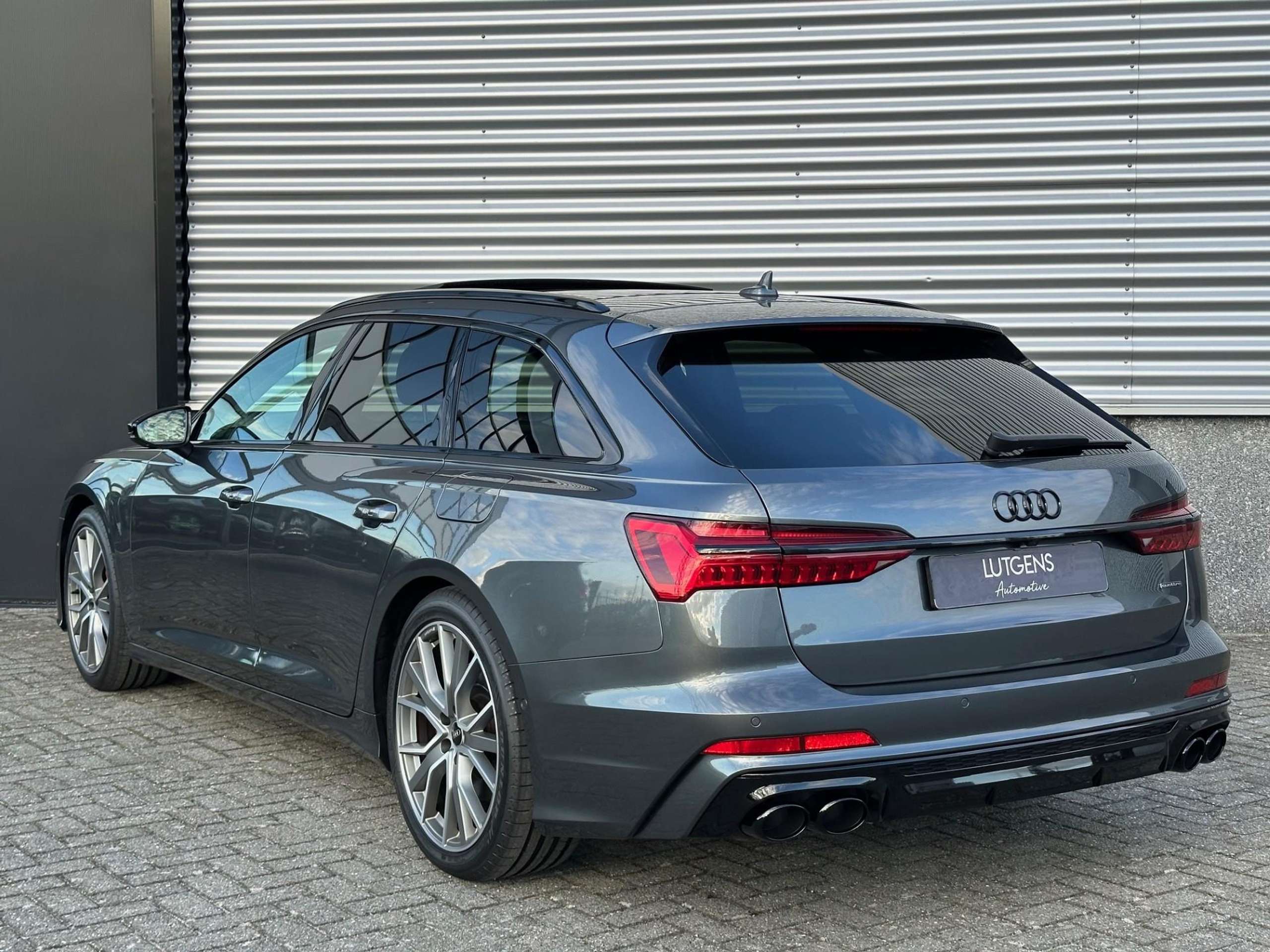 Audi - A6