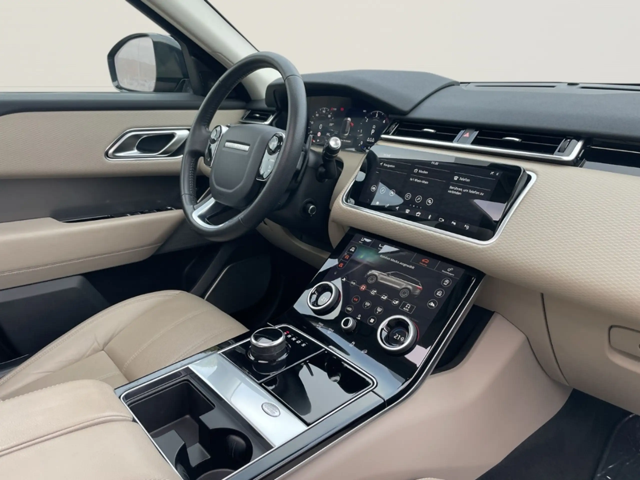 Land Rover - Range Rover Velar