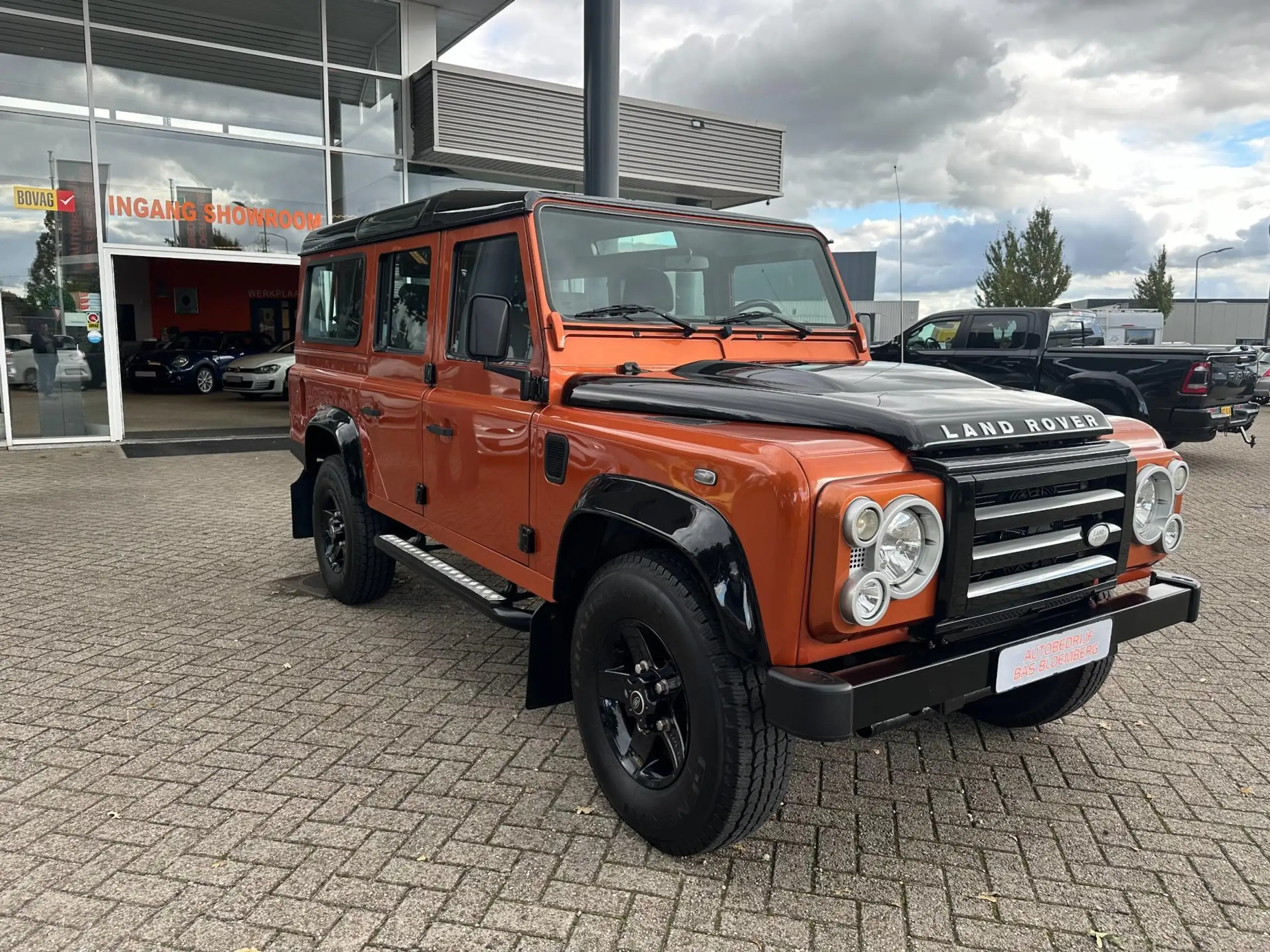 Land Rover - Defender