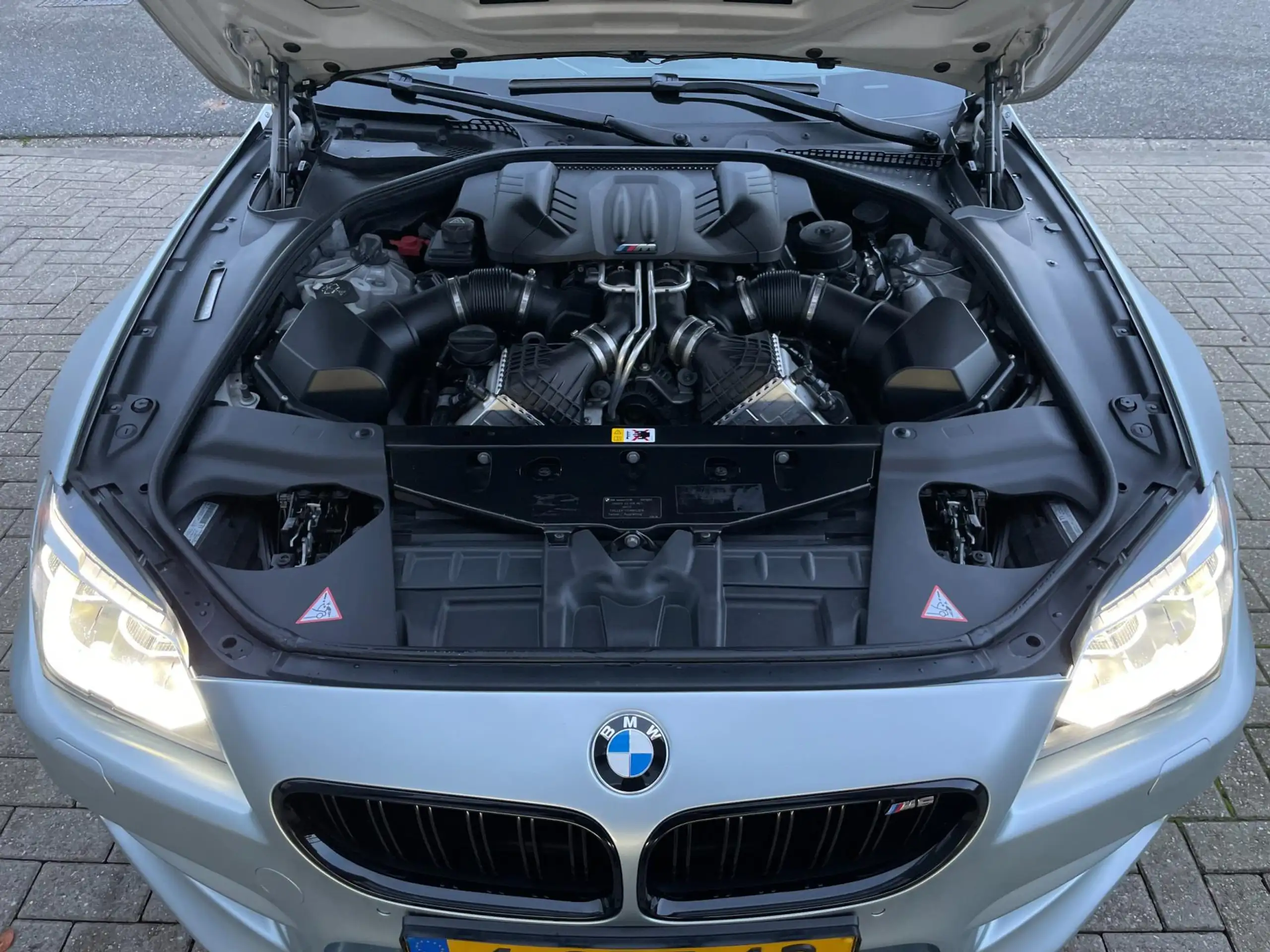 BMW - M6