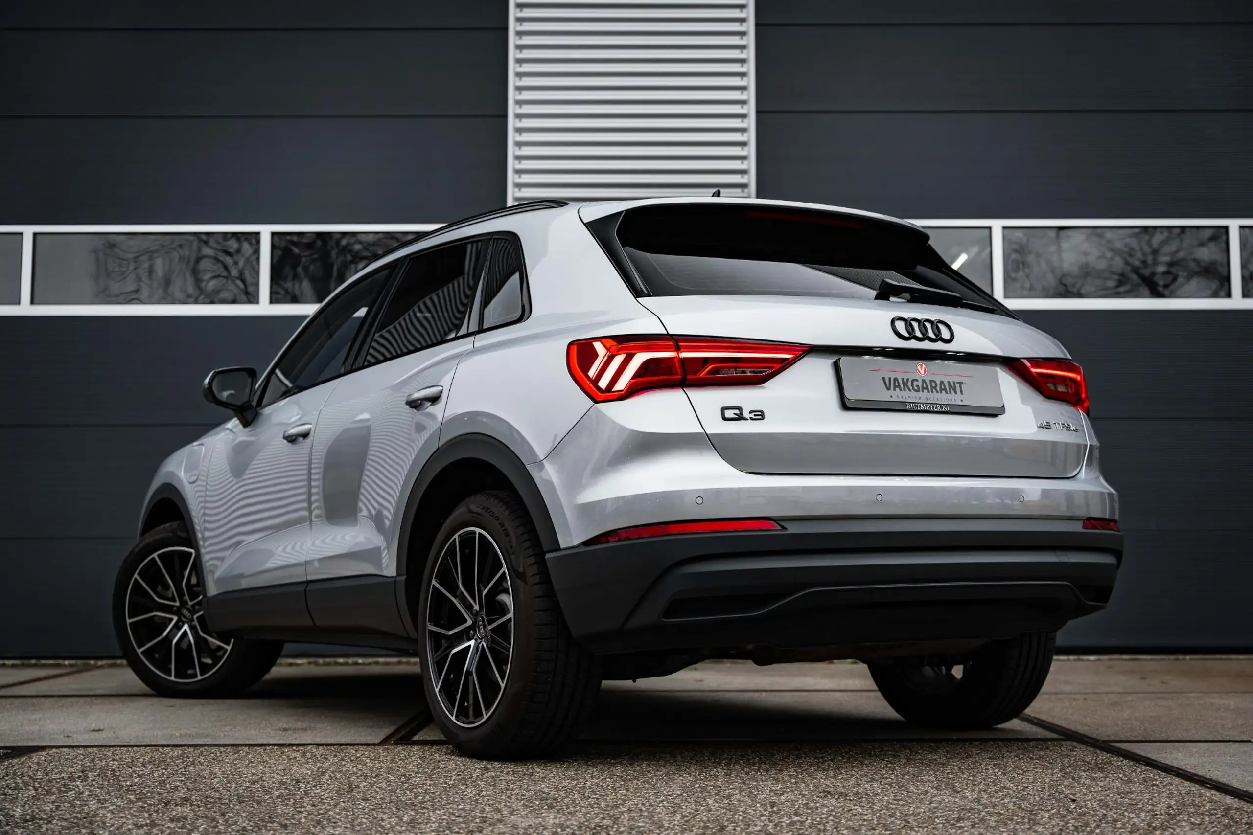 Audi - Q3