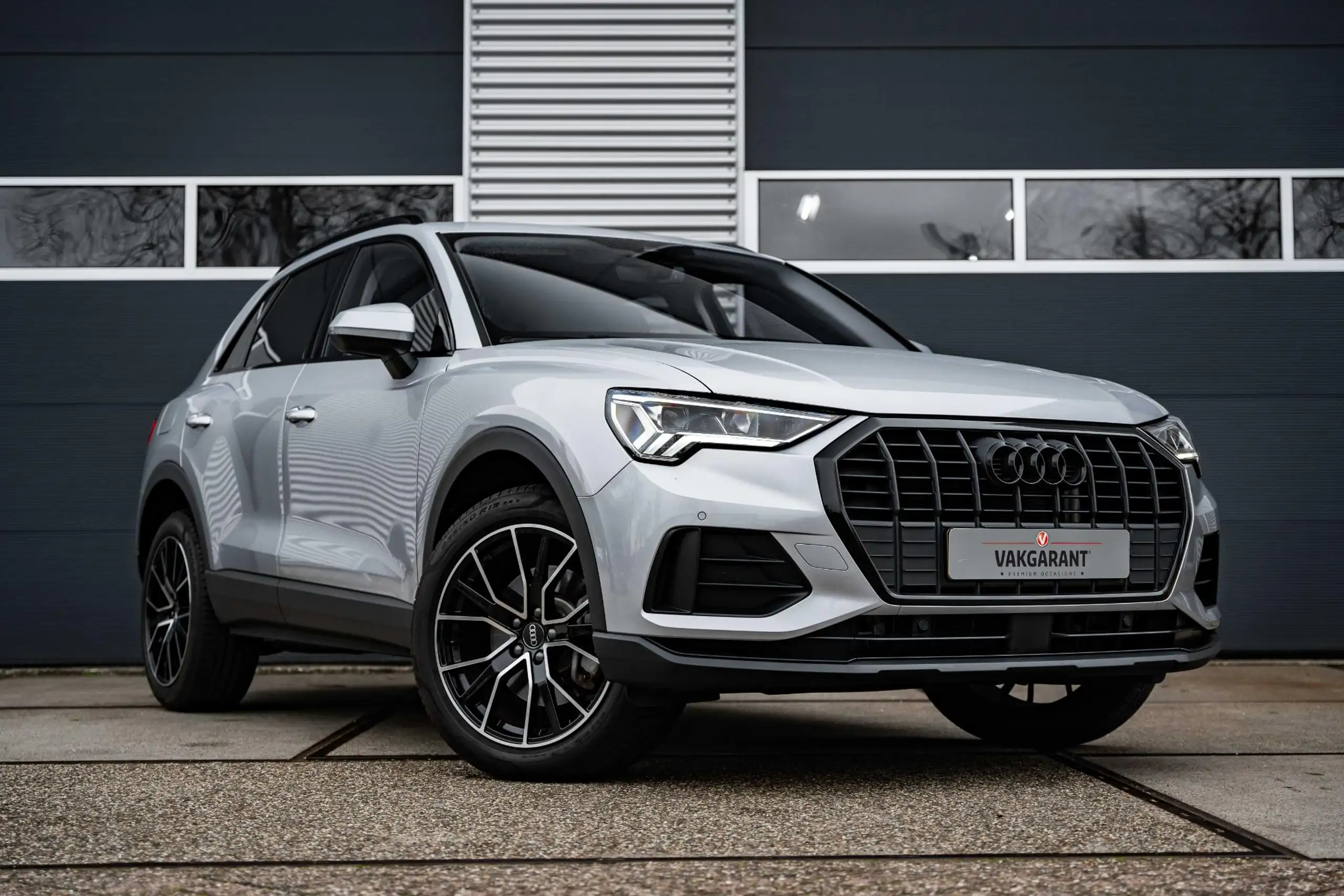 Audi - Q3