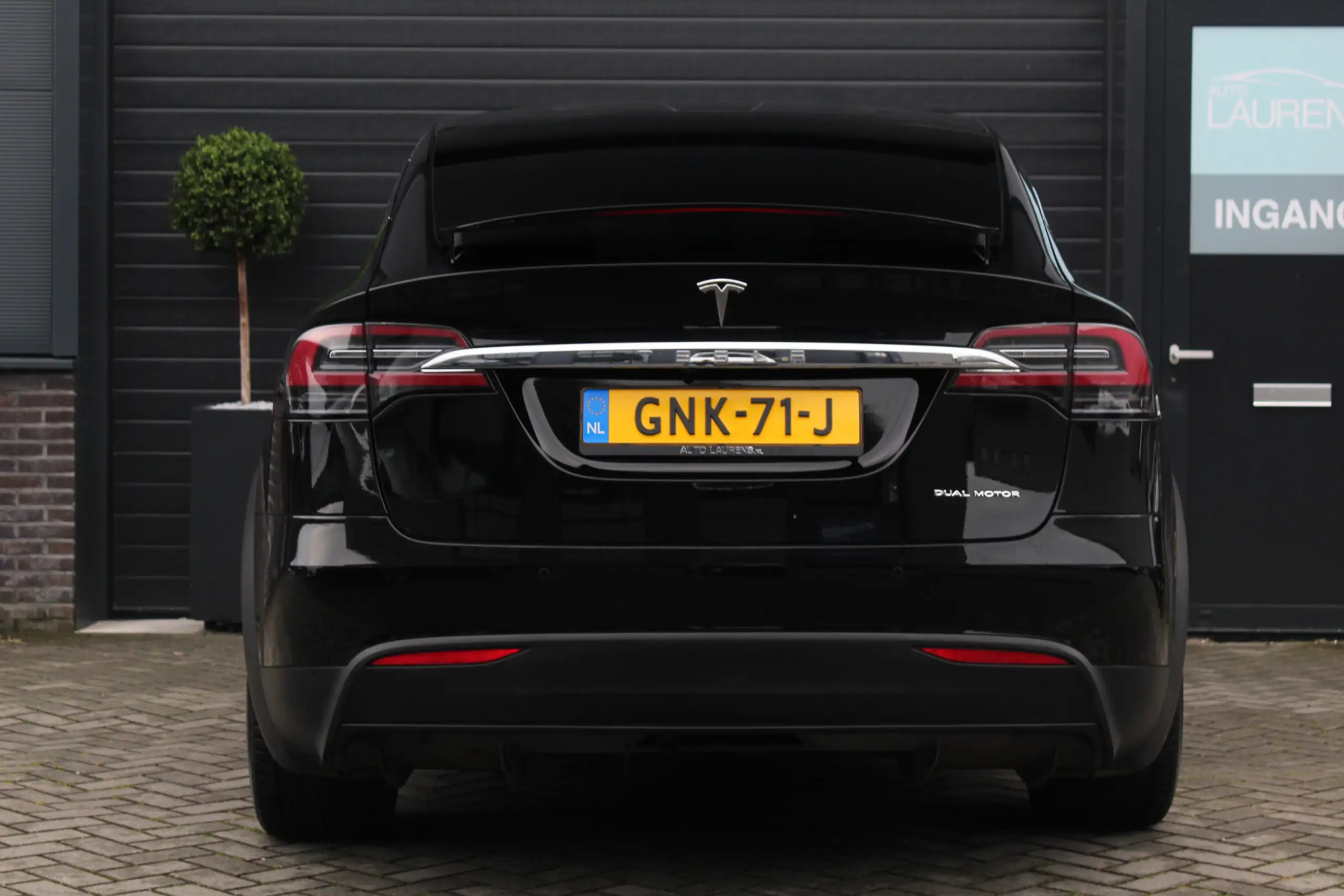 Tesla - Model X