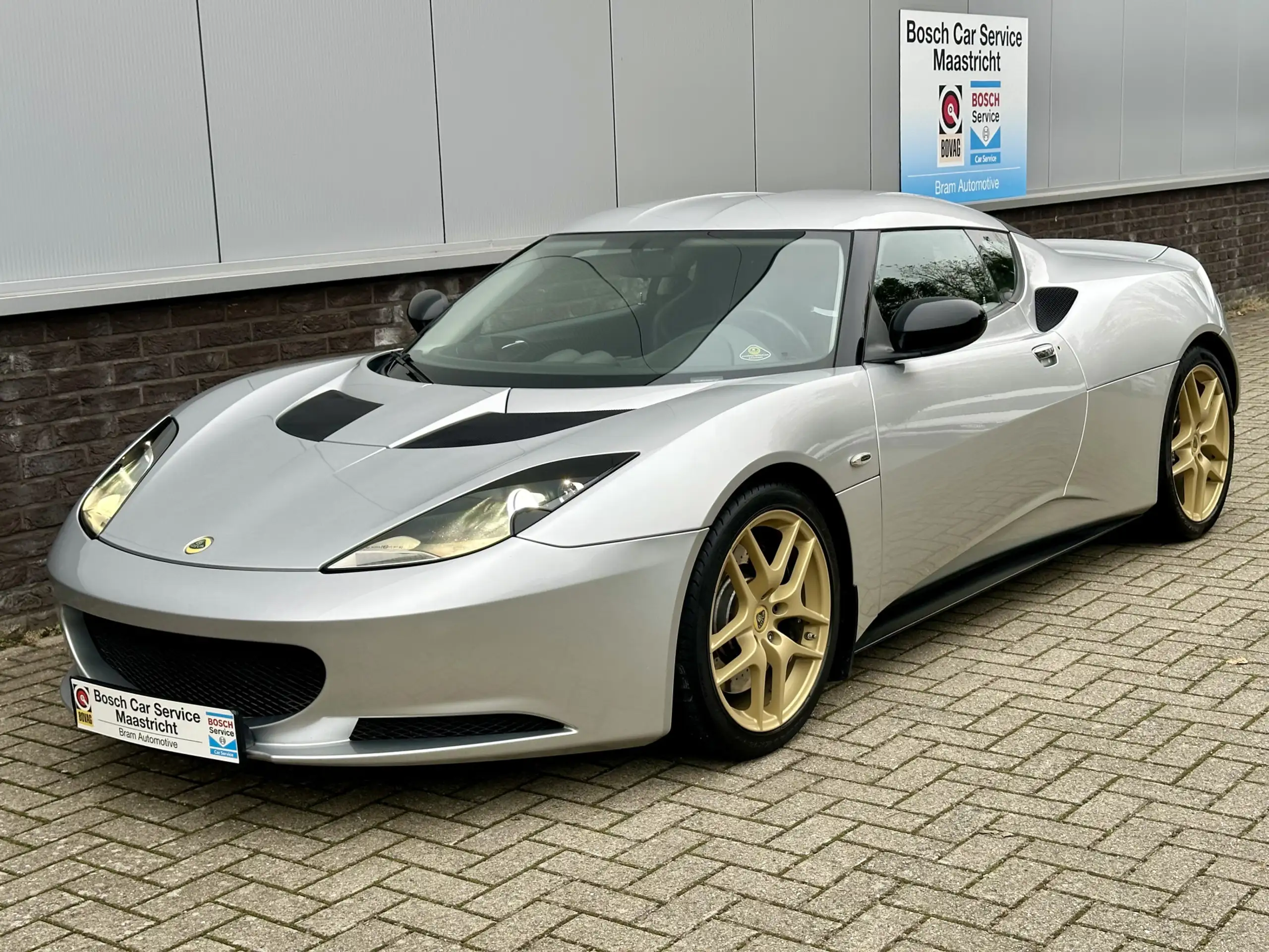 Lotus - Evora