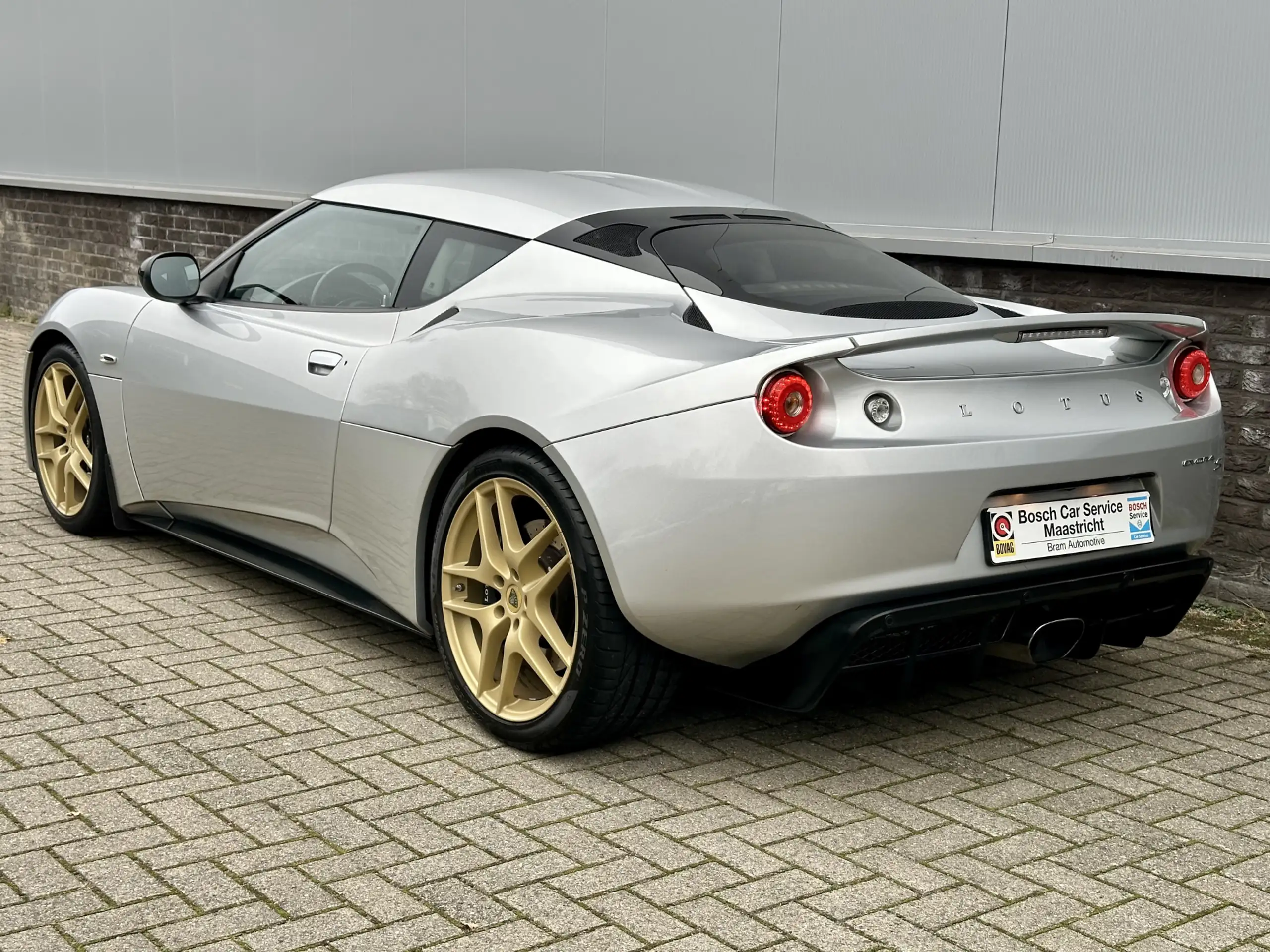 Lotus - Evora