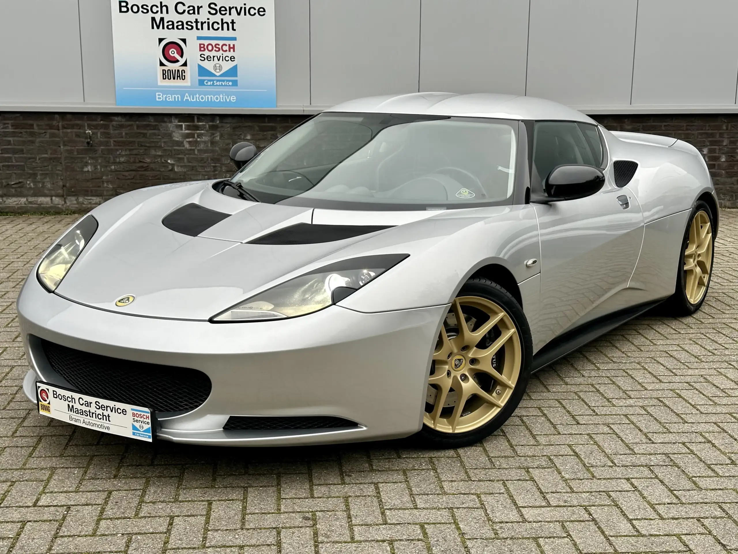 Lotus - Evora