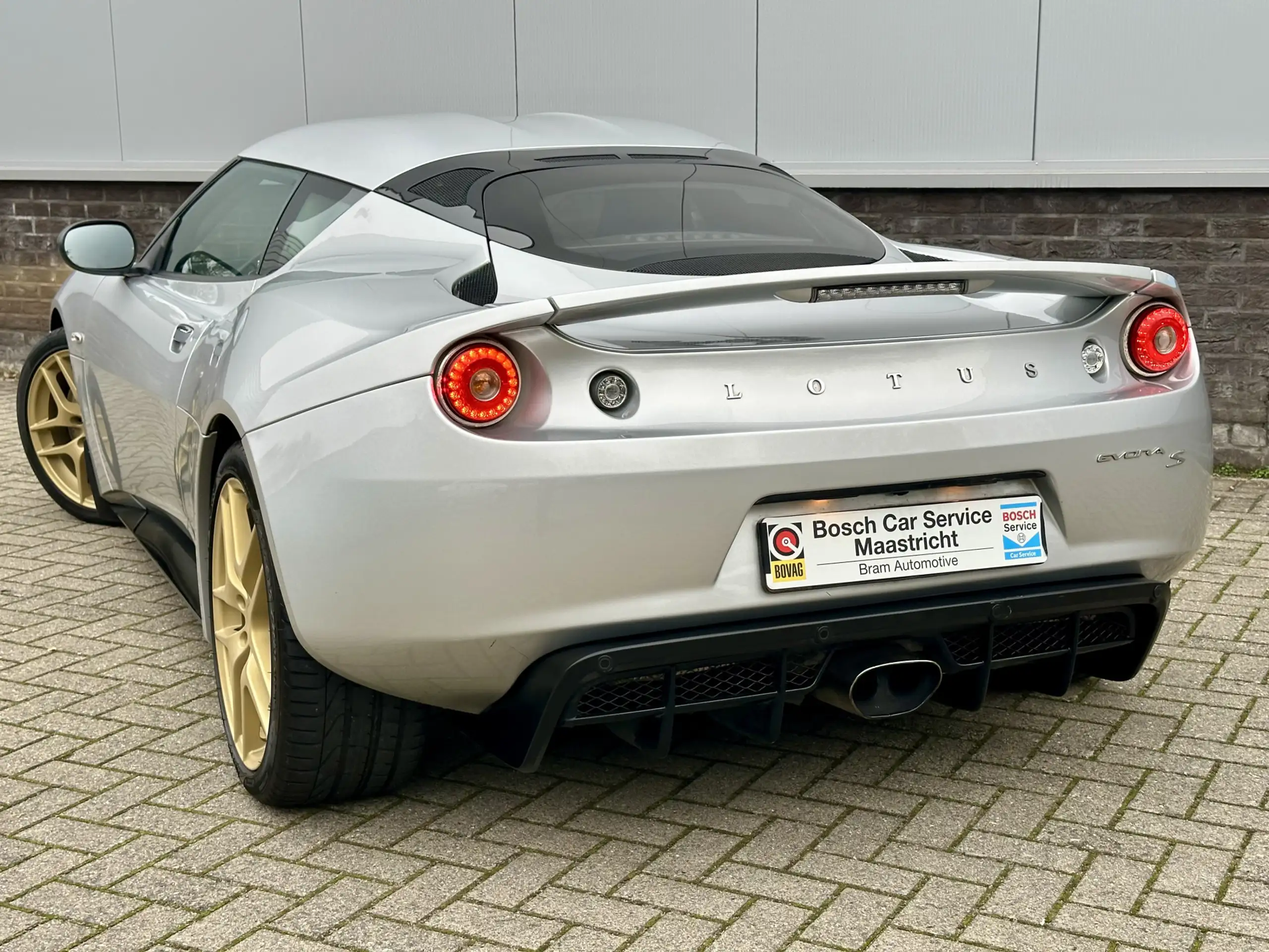 Lotus - Evora