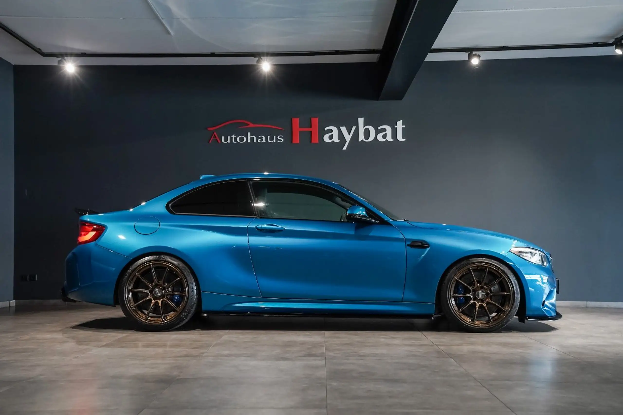 BMW - M2