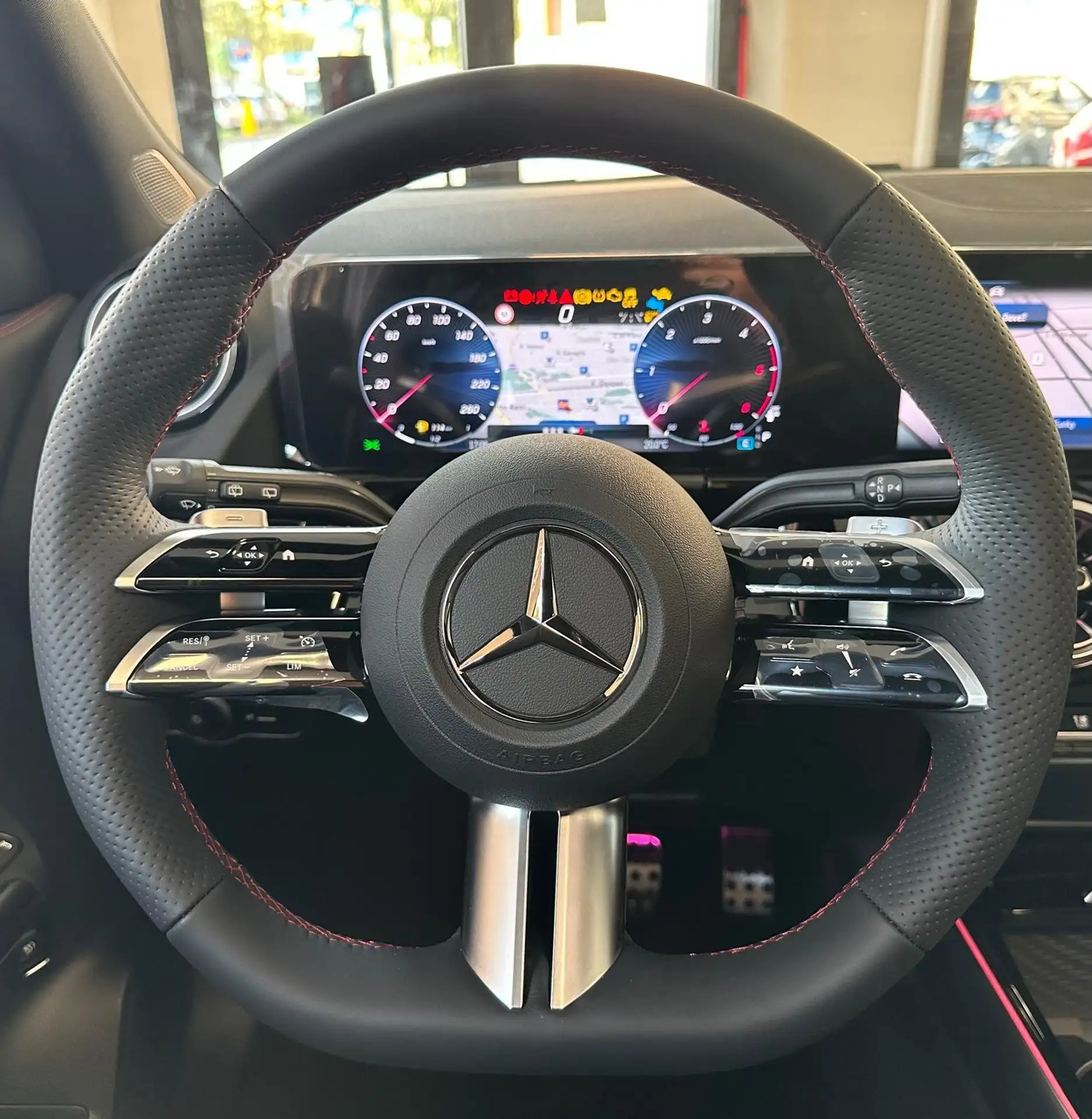 Mercedes-Benz - GLA 200