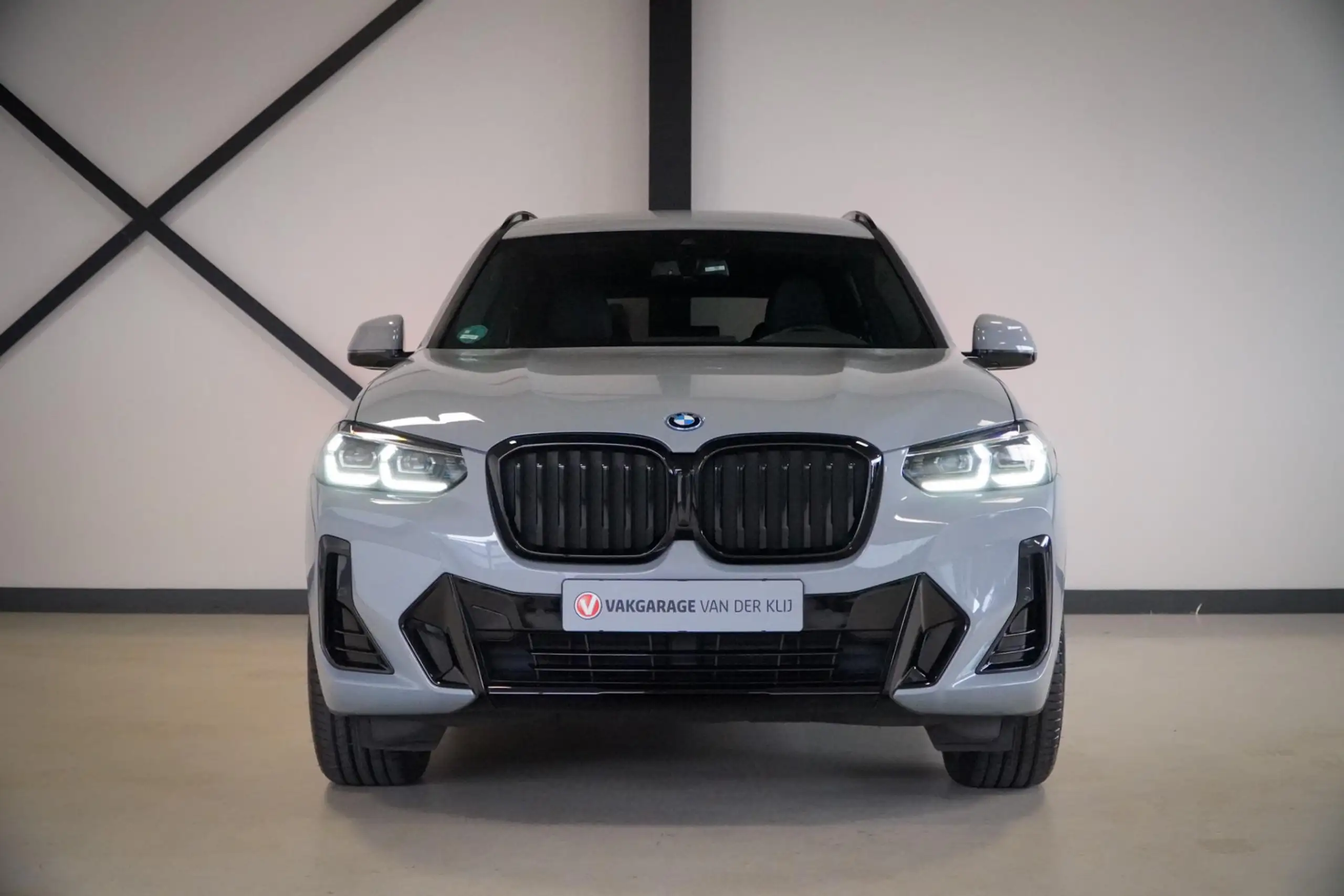 BMW - X3