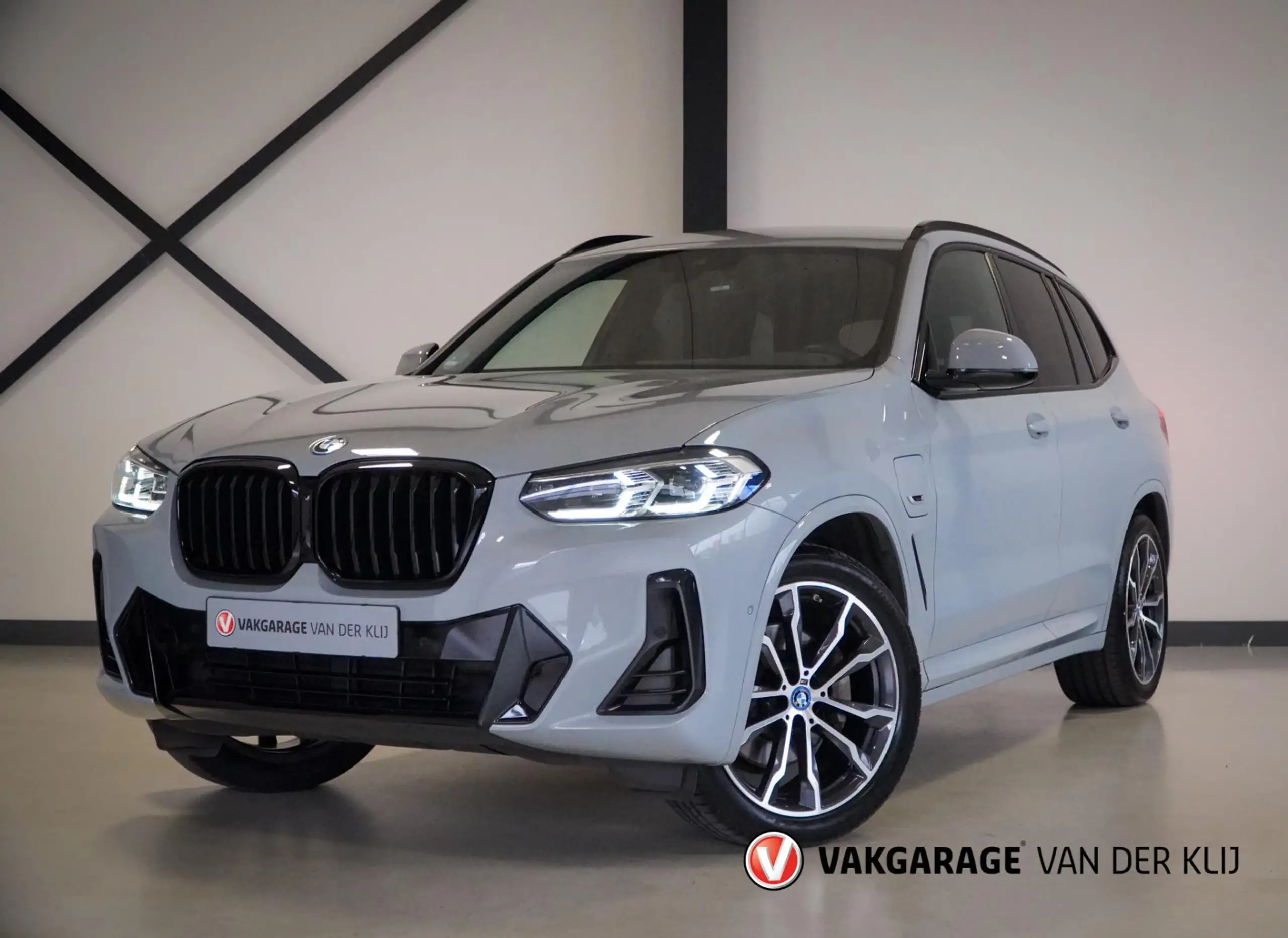 BMW - X3