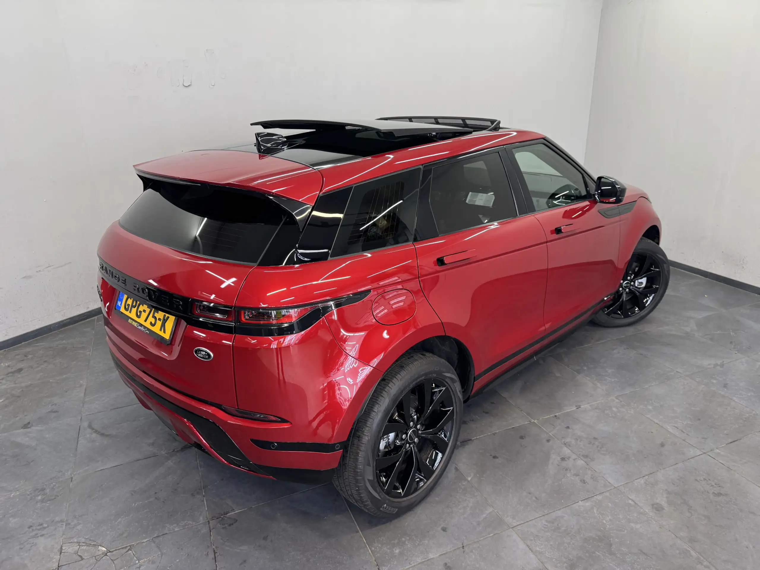 Land Rover - Range Rover Evoque