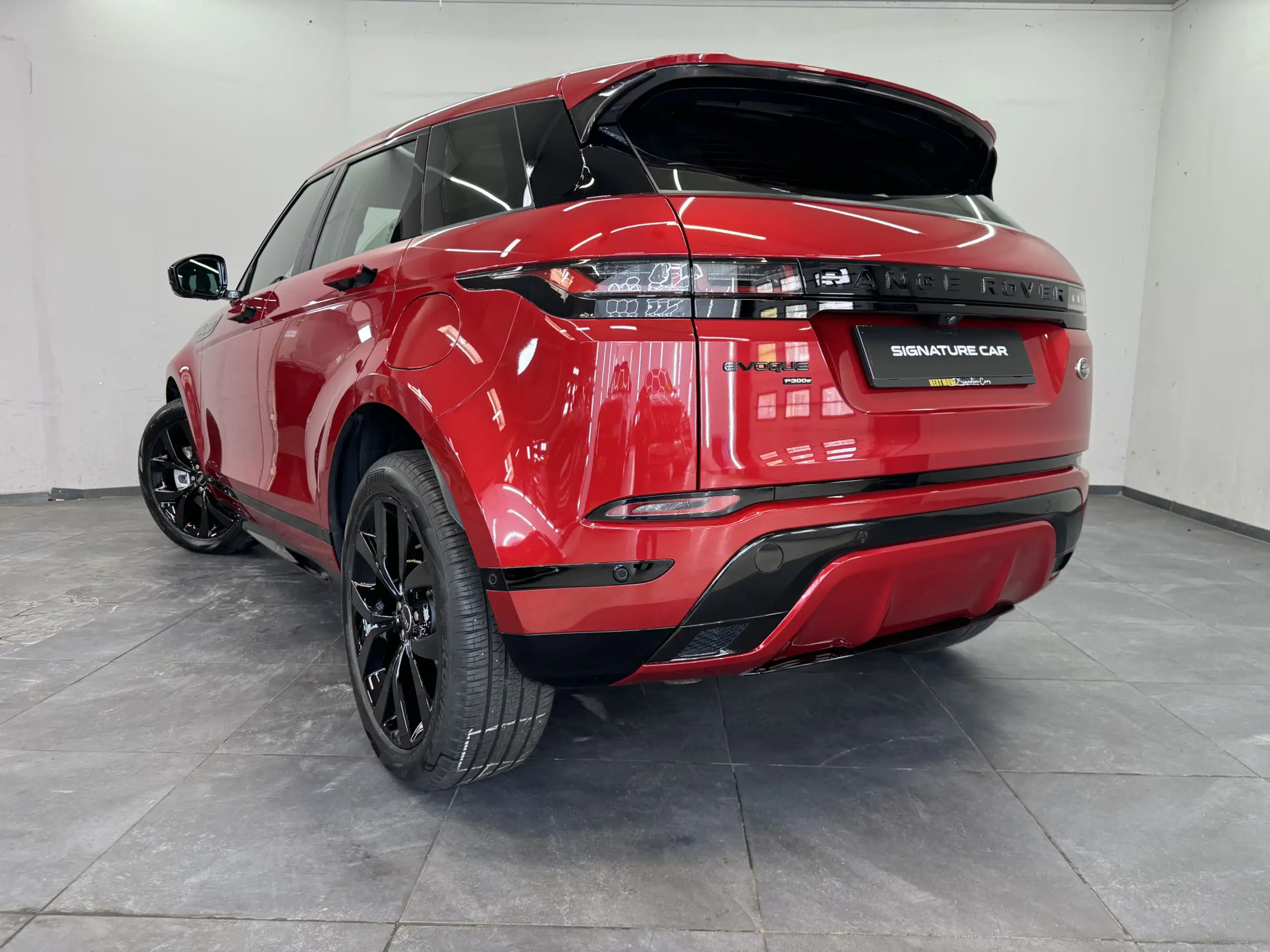 Land Rover - Range Rover Evoque