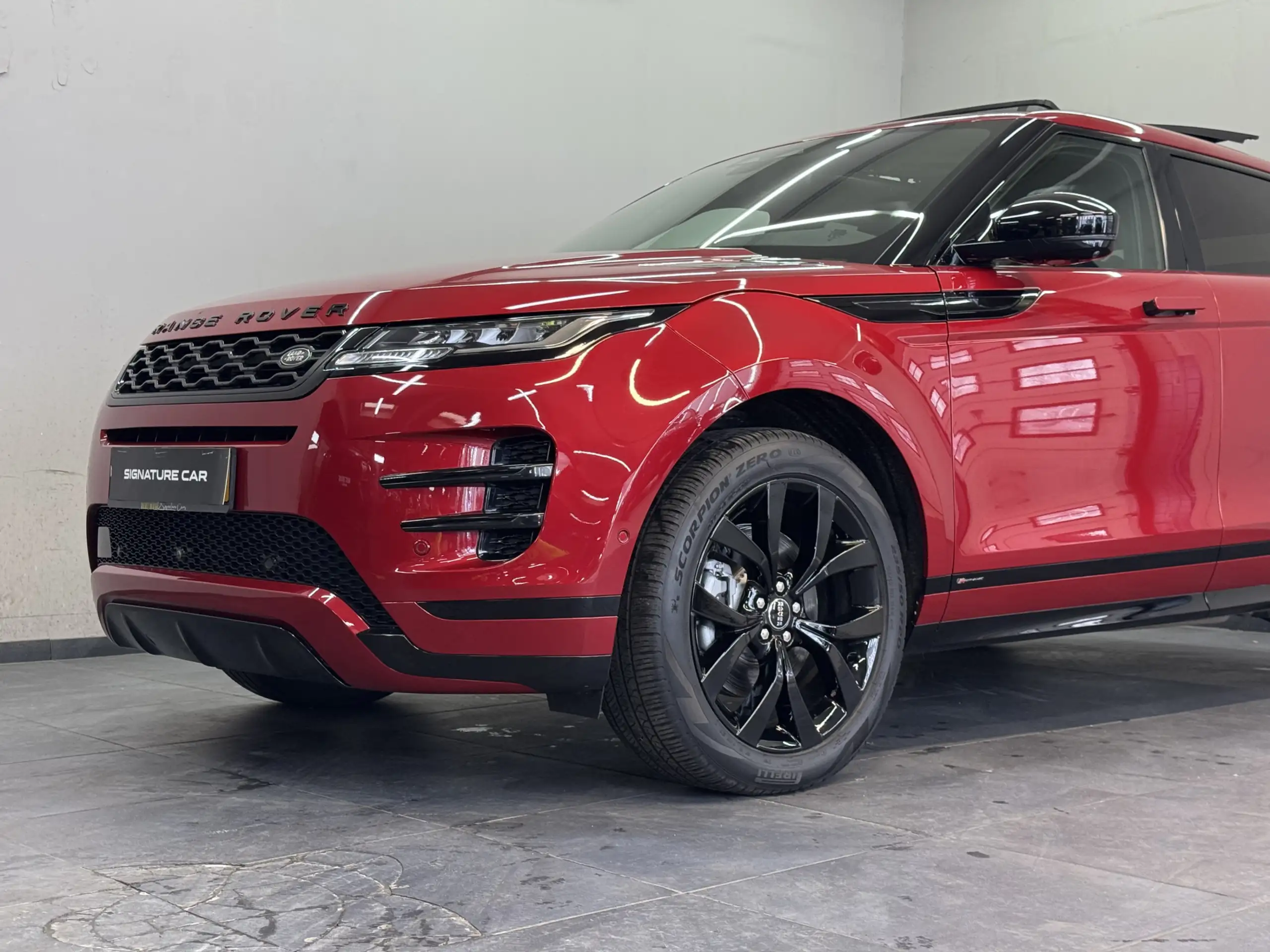 Land Rover - Range Rover Evoque