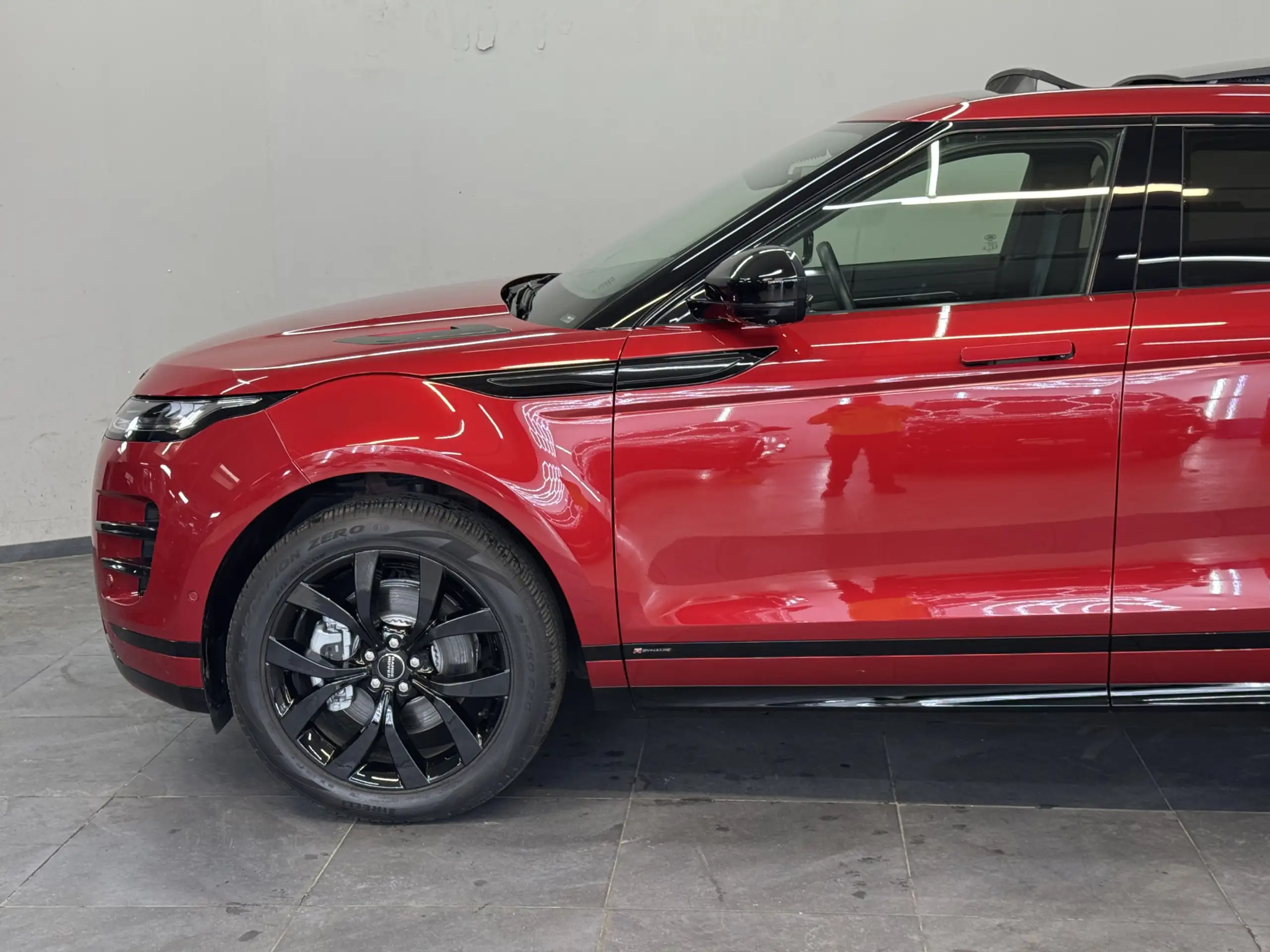 Land Rover - Range Rover Evoque