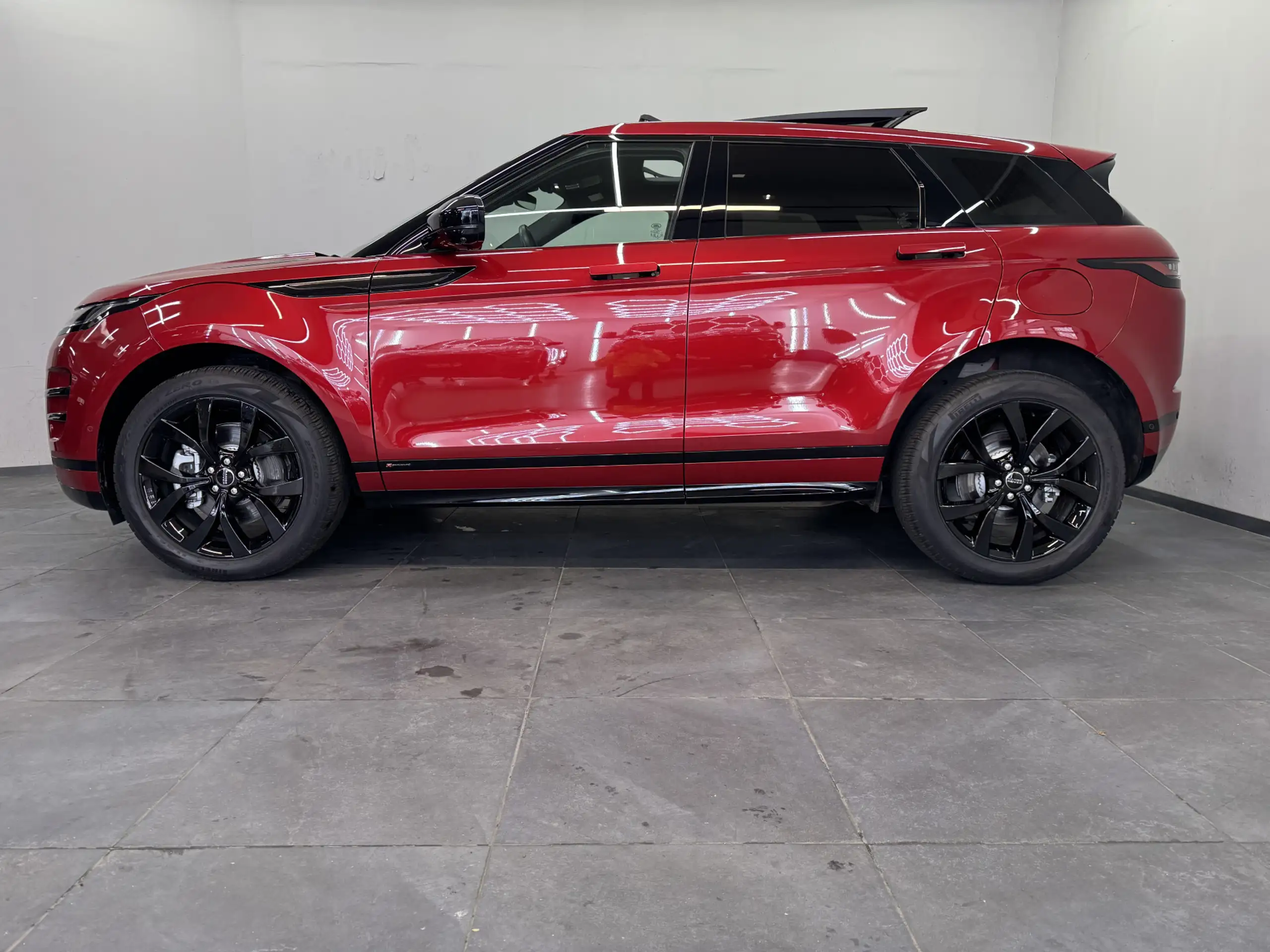 Land Rover - Range Rover Evoque