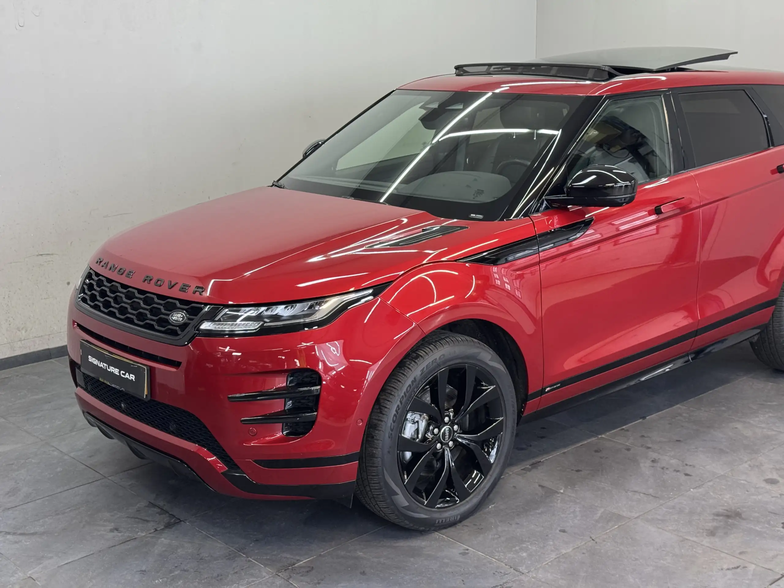 Land Rover - Range Rover Evoque