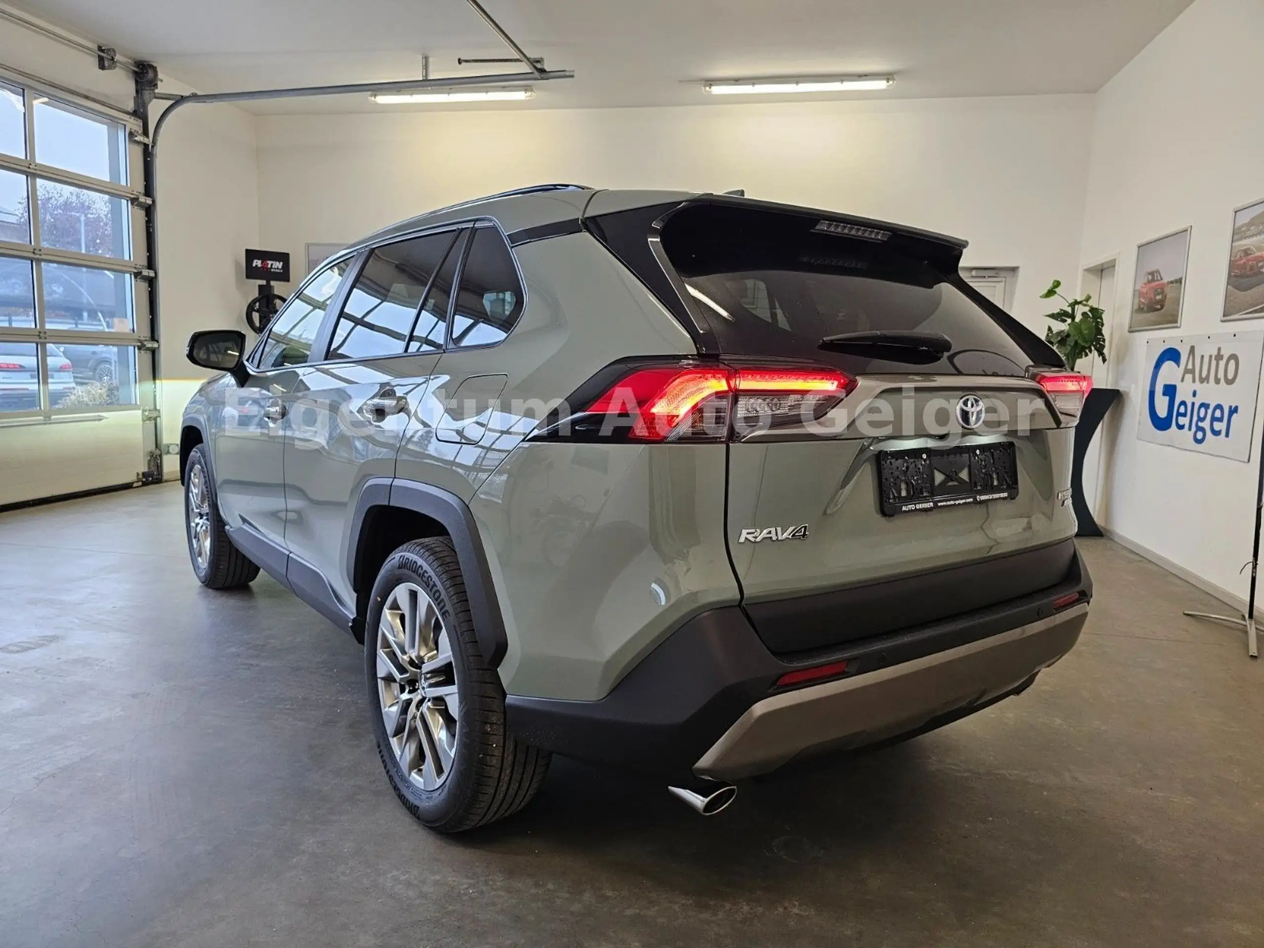 Toyota - RAV 4