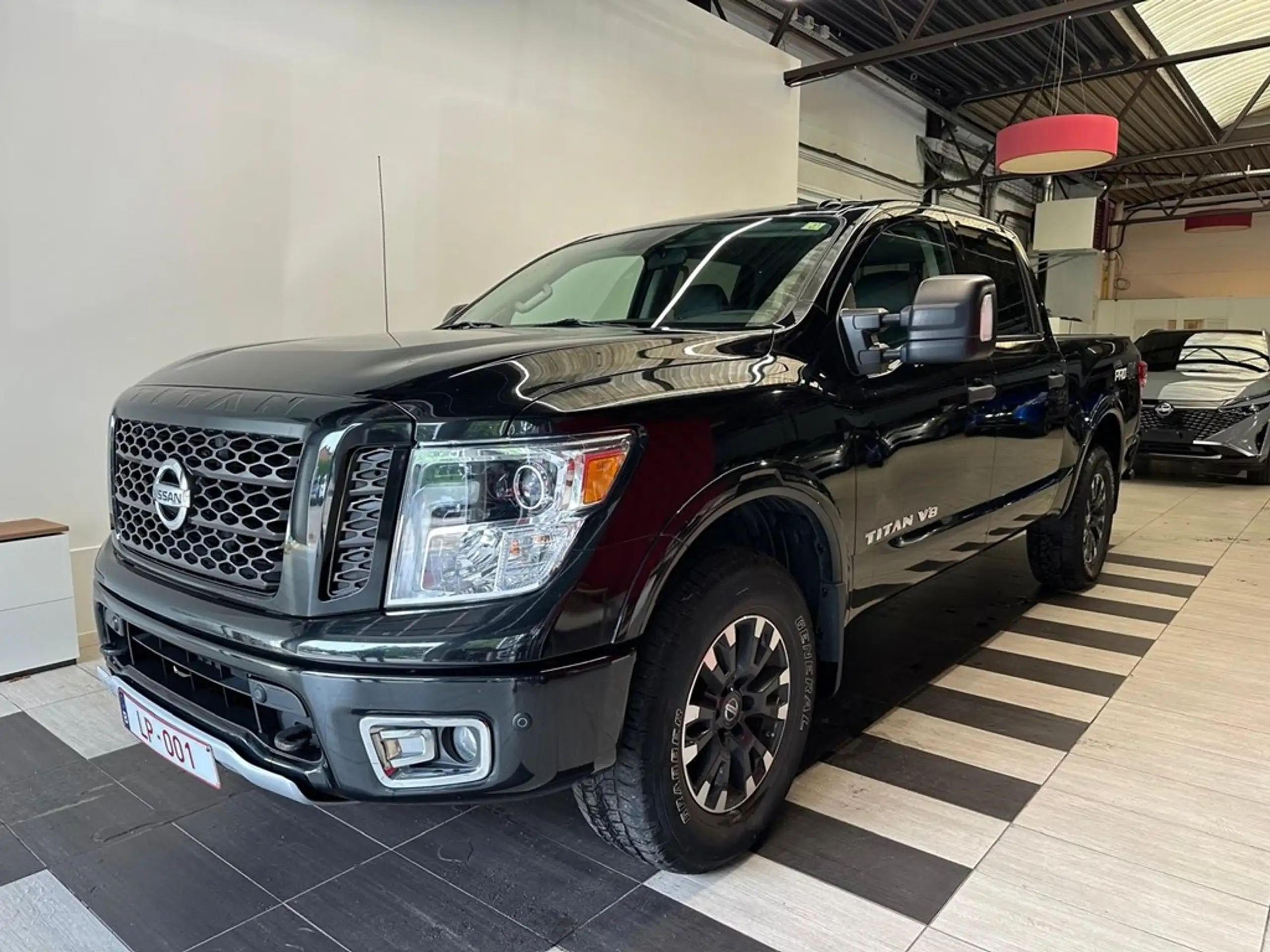 Nissan - Titan