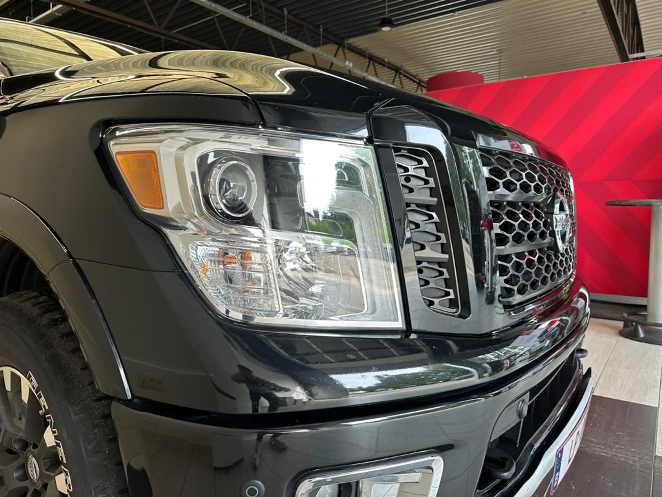 Nissan - Titan