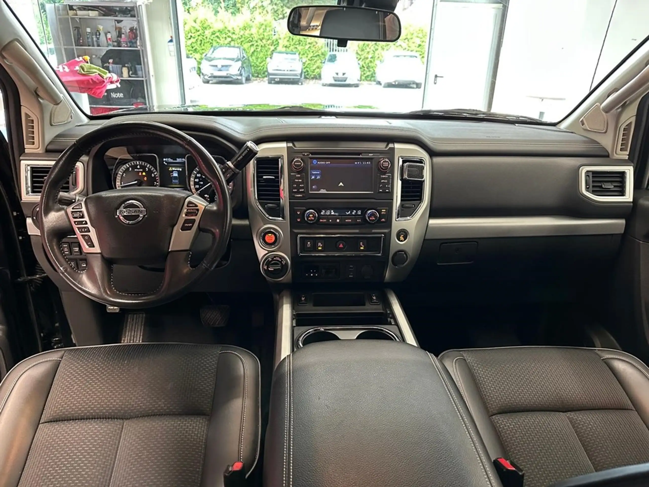 Nissan - Titan