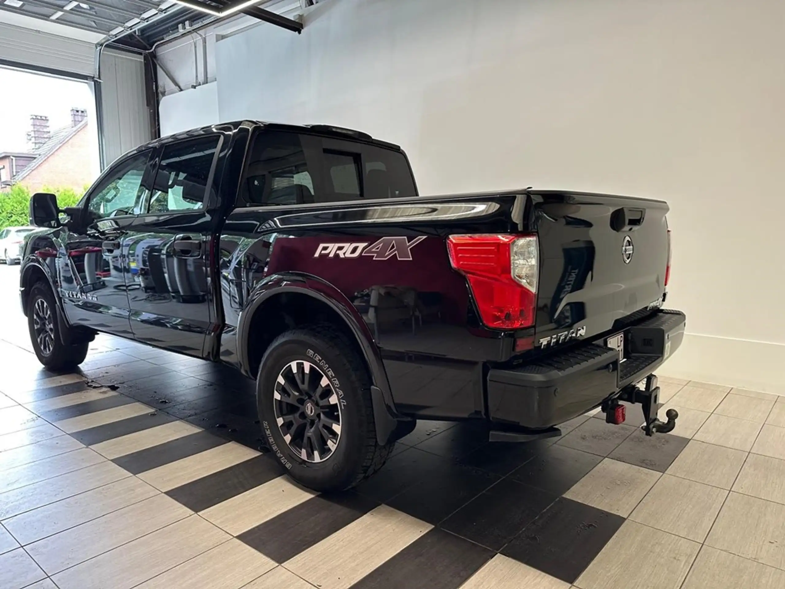 Nissan - Titan