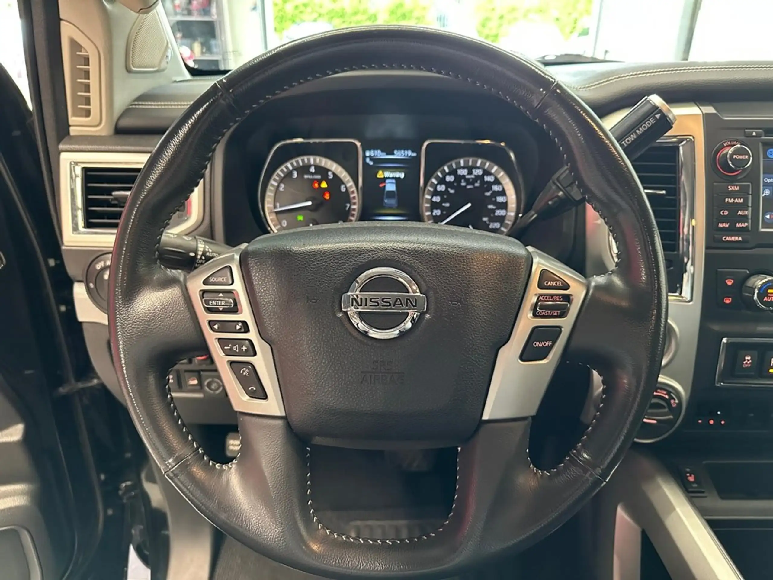 Nissan - Titan