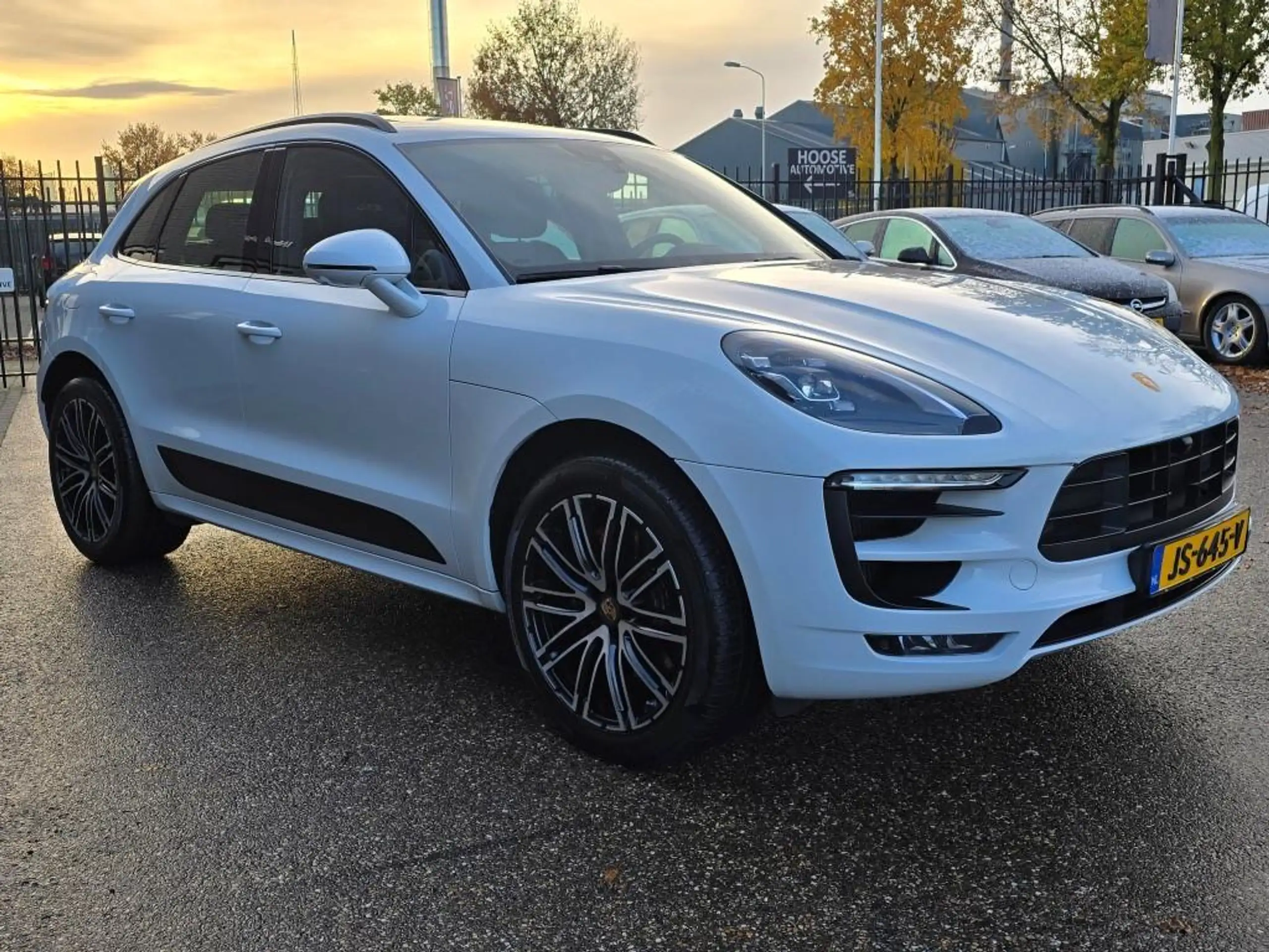 Porsche - Macan