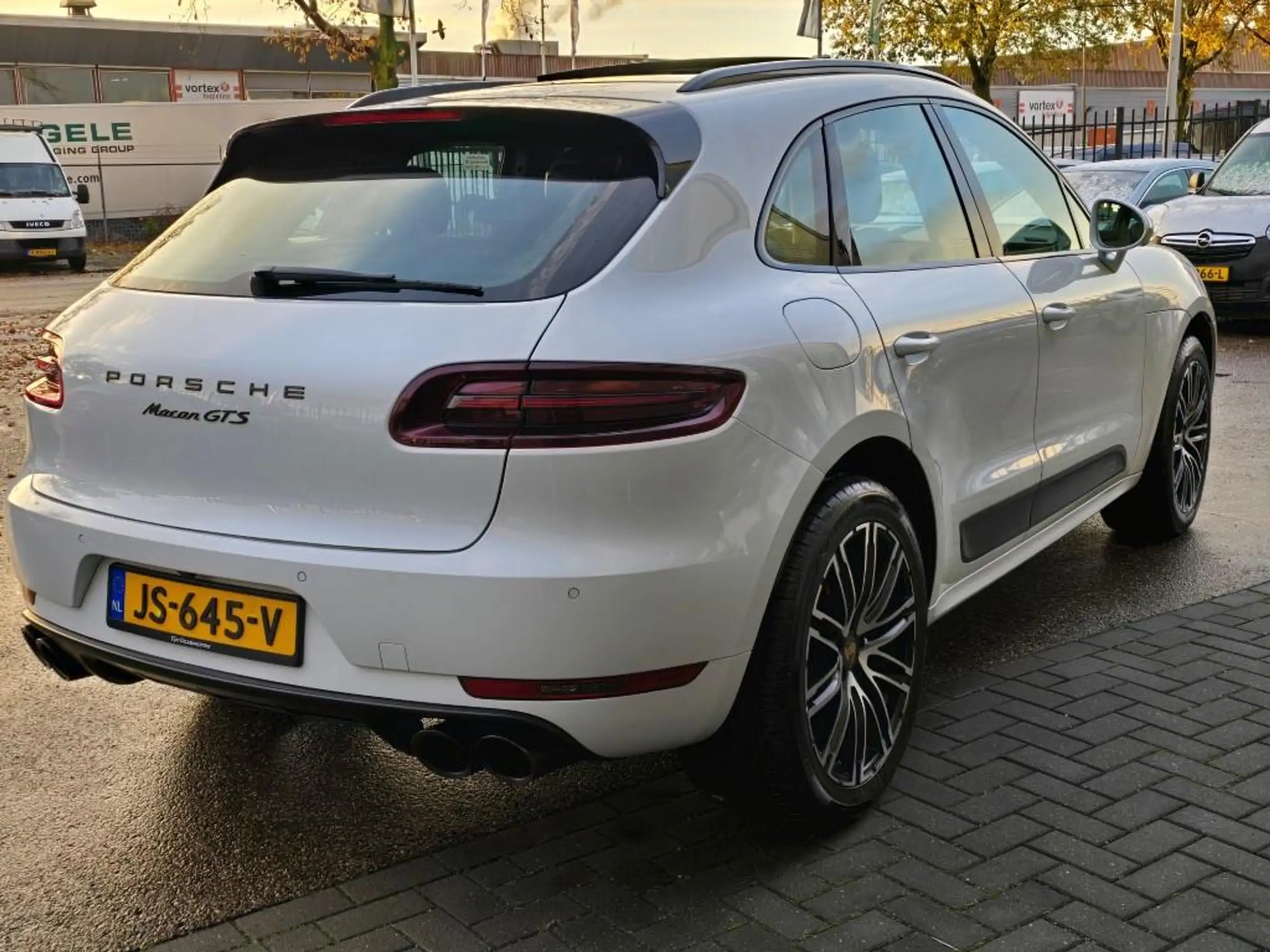 Porsche - Macan