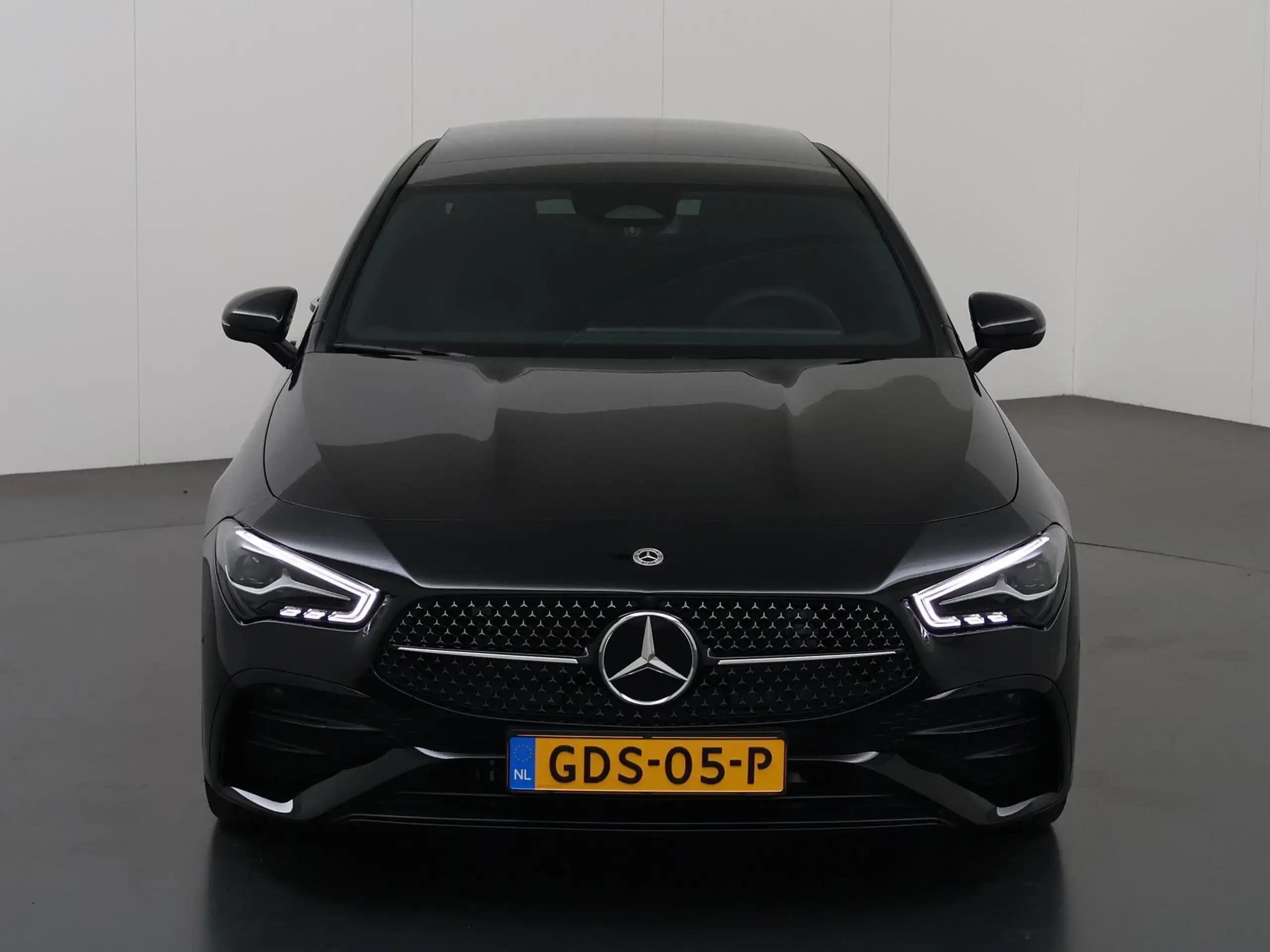 Mercedes-Benz - CLA 180