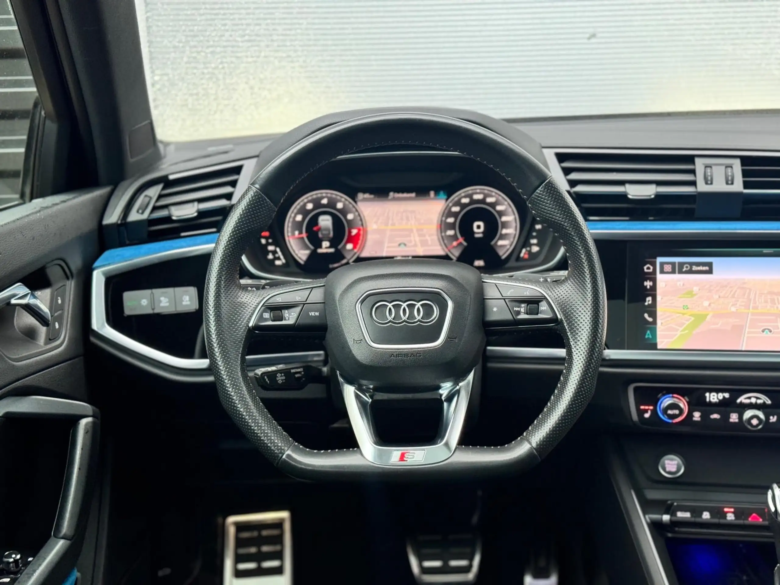 Audi - Q3