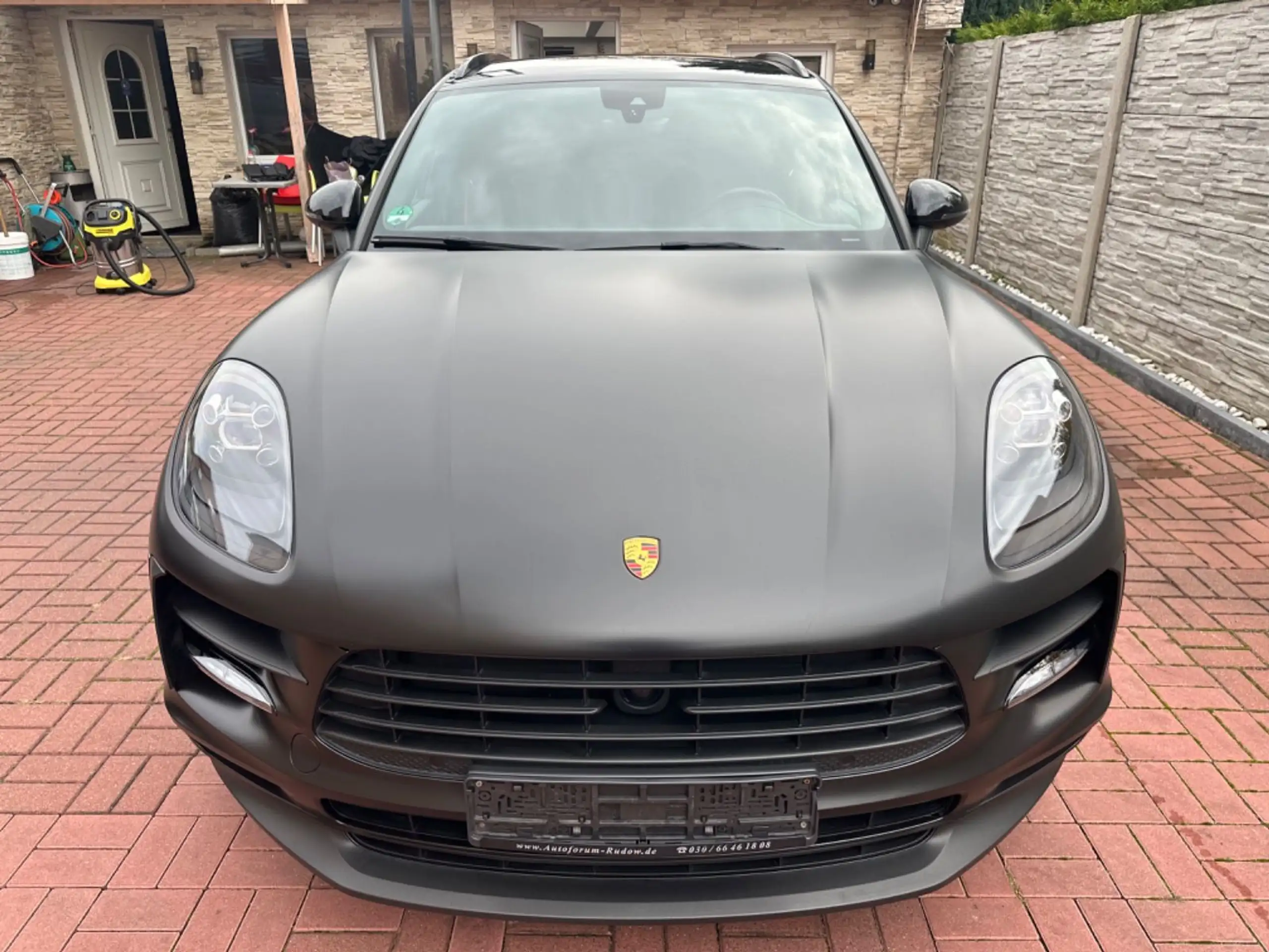 Porsche - Macan