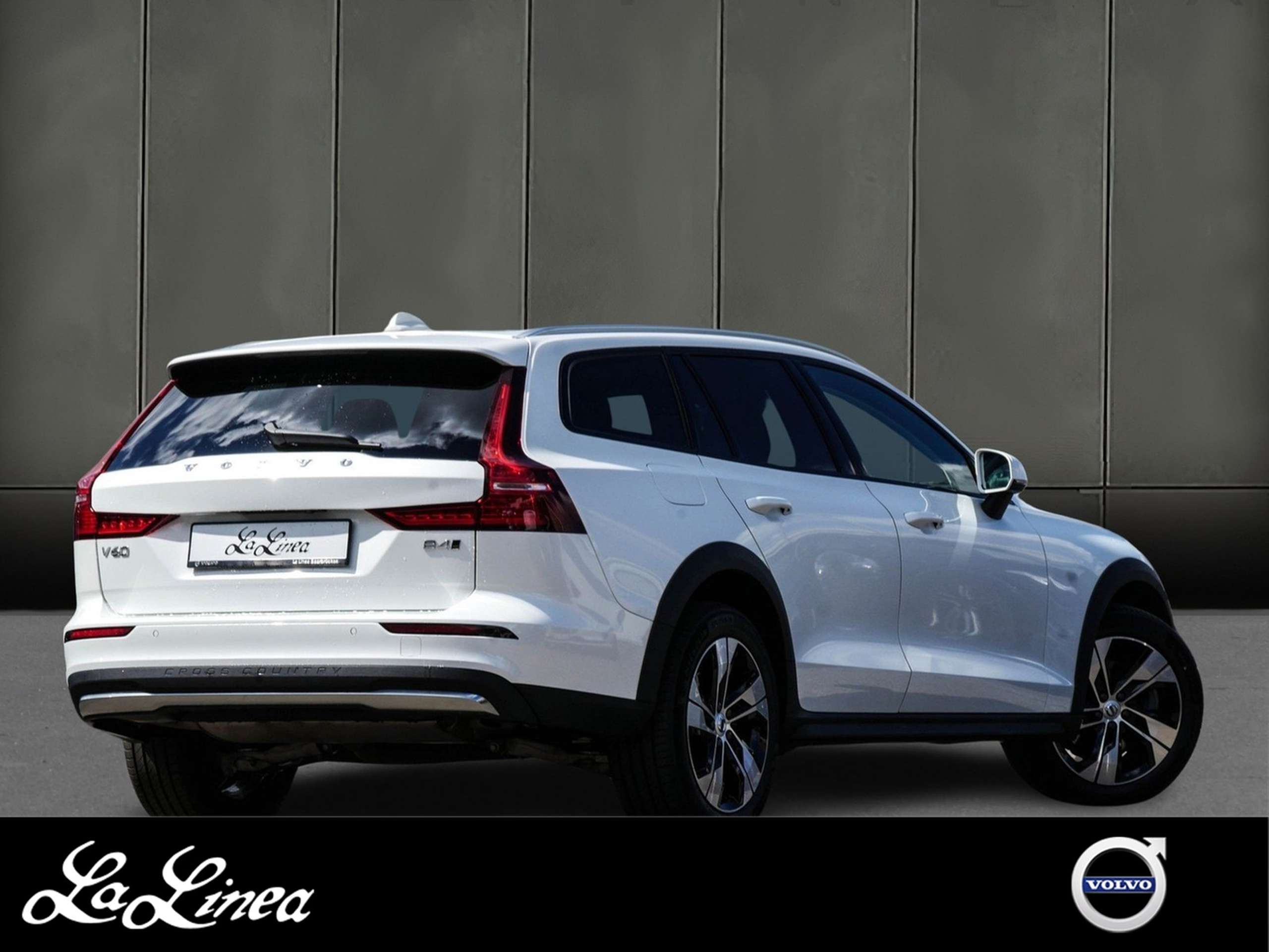 Volvo - V60 Cross Country