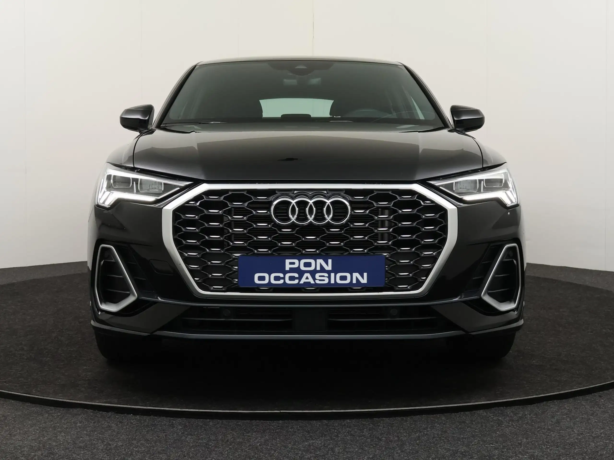 Audi - Q3