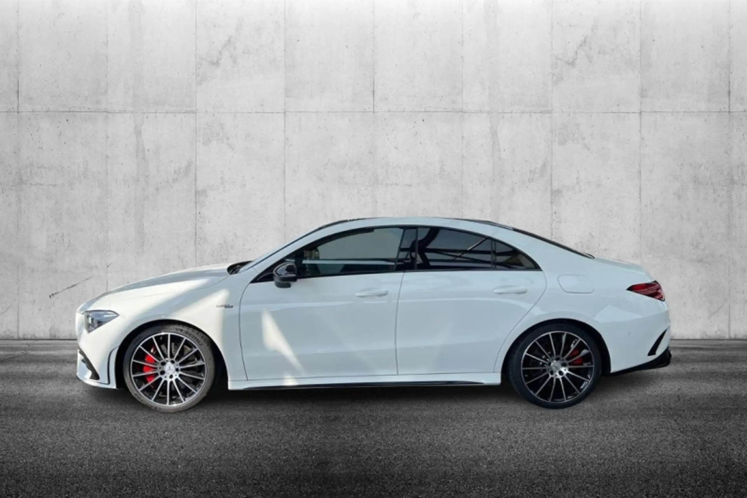 Mercedes-Benz - CLA 35 AMG