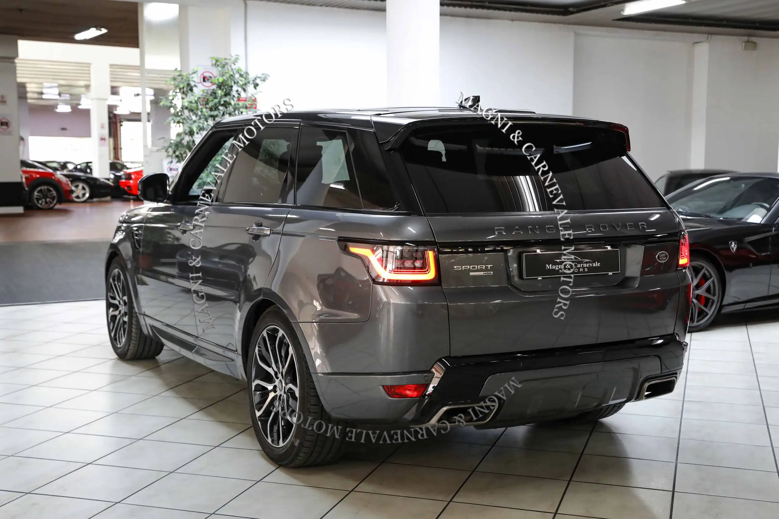 Land Rover - Range Rover Sport