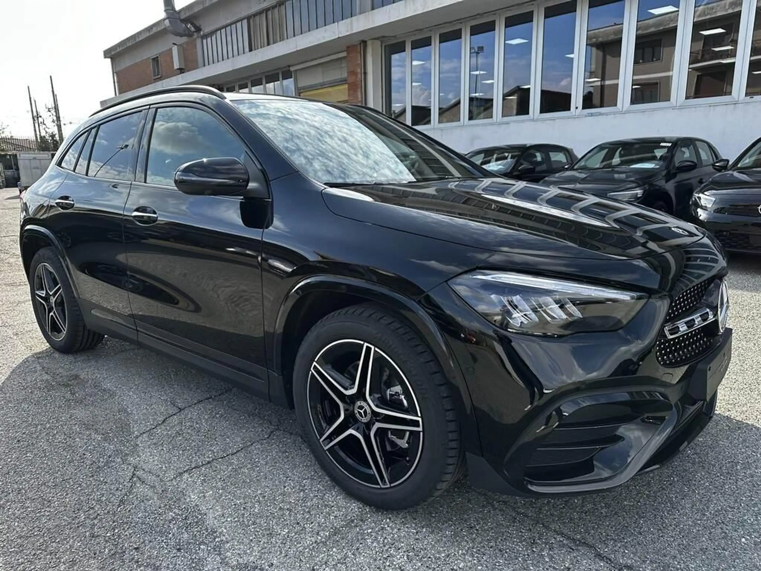 Mercedes-Benz - GLA 200