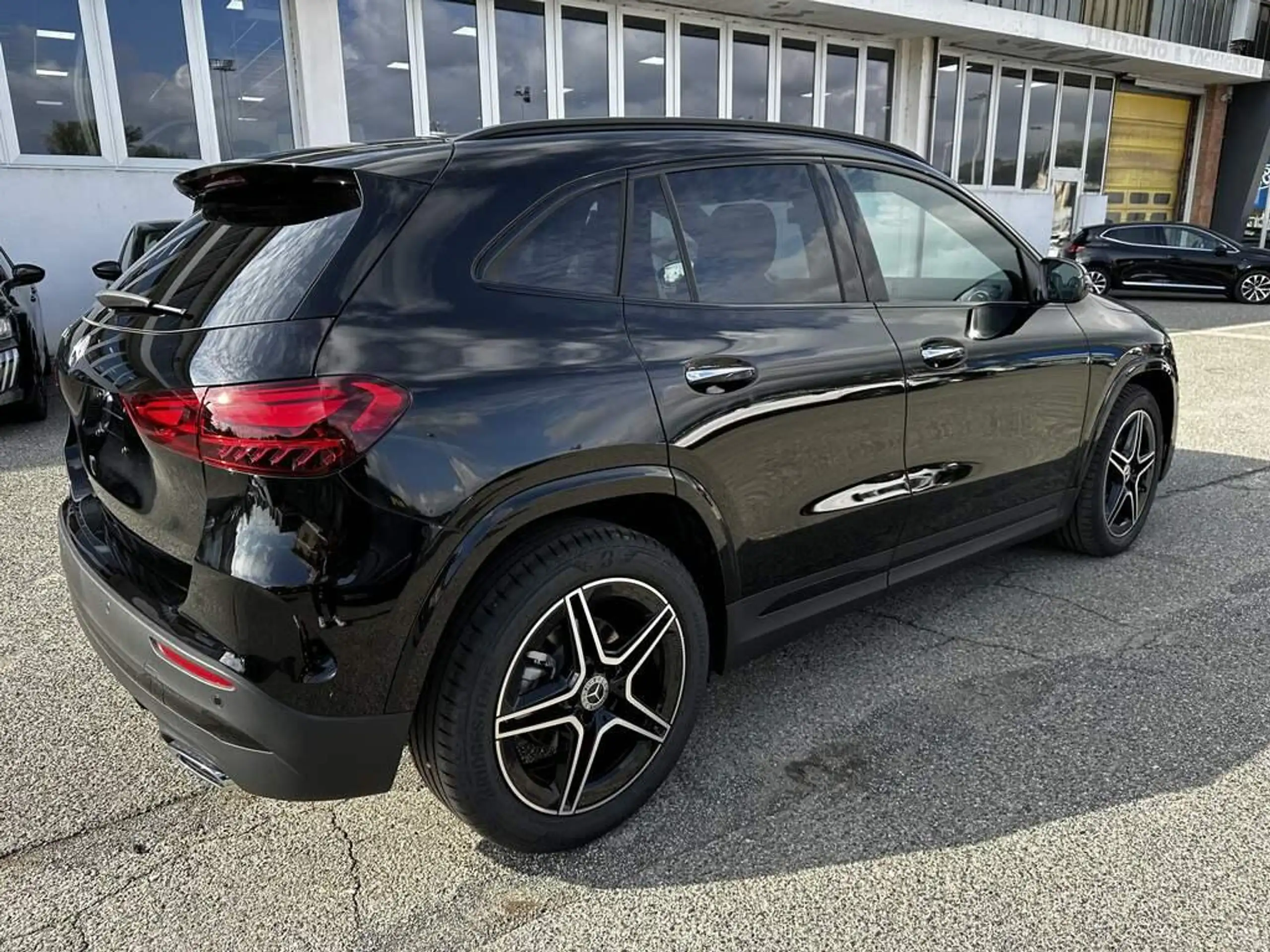 Mercedes-Benz - GLA 200