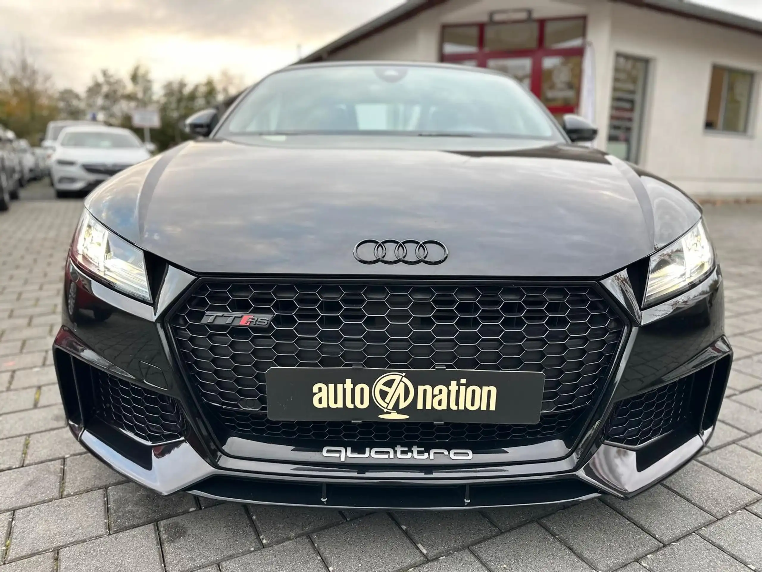 Audi - TT RS