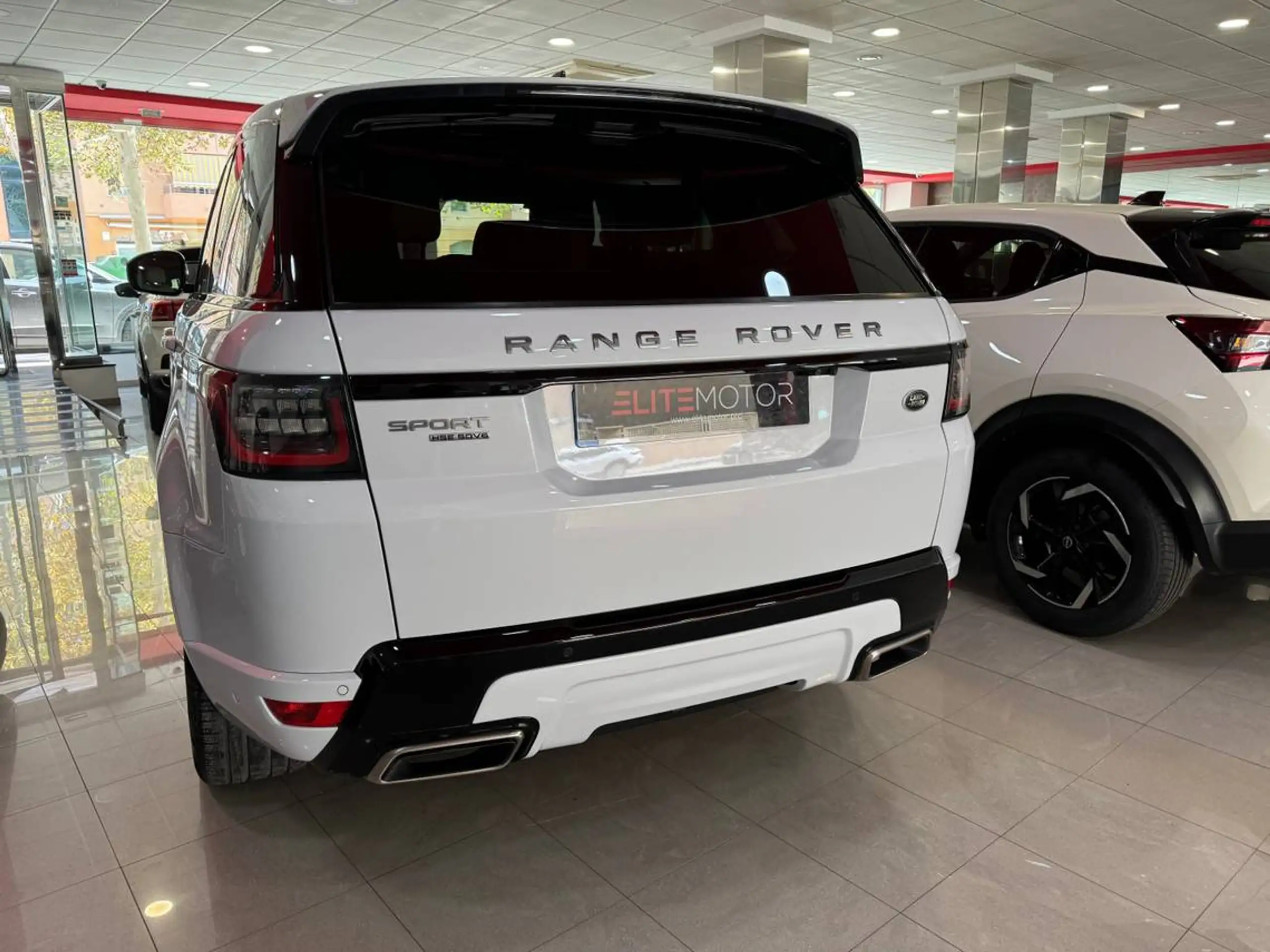 Land Rover - Range Rover Sport